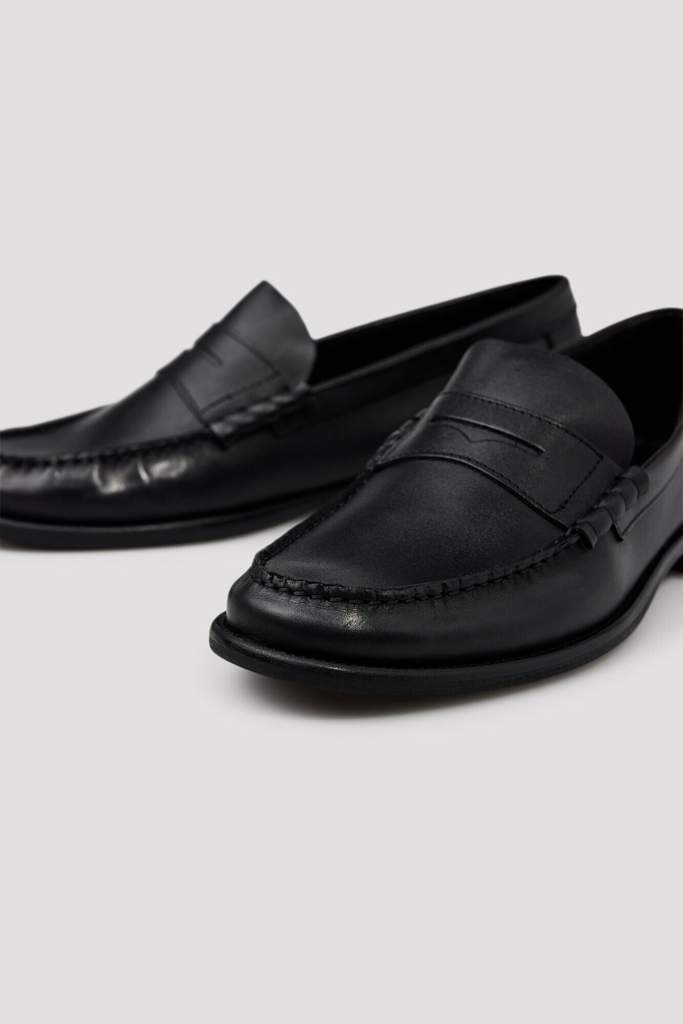 Cortefiel Mocas&iacute;n piel antifaz Negro
