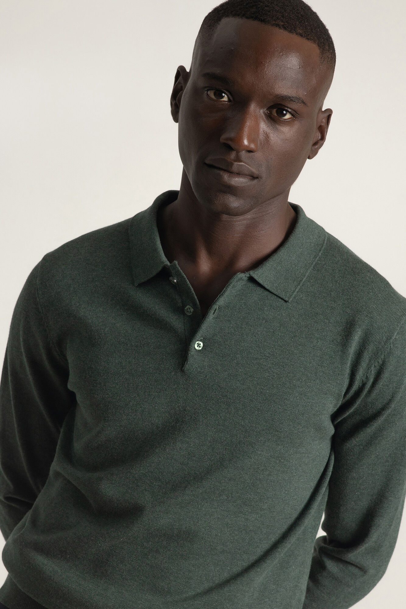 PuroEGO Camisola gola em bico algod&atilde;o Verde