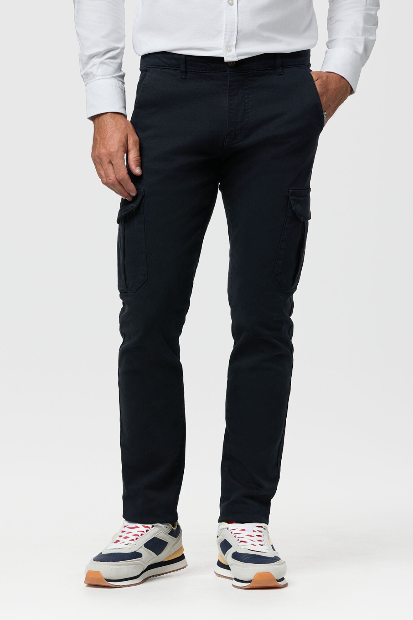 Williot Cal&ccedil;a cargo