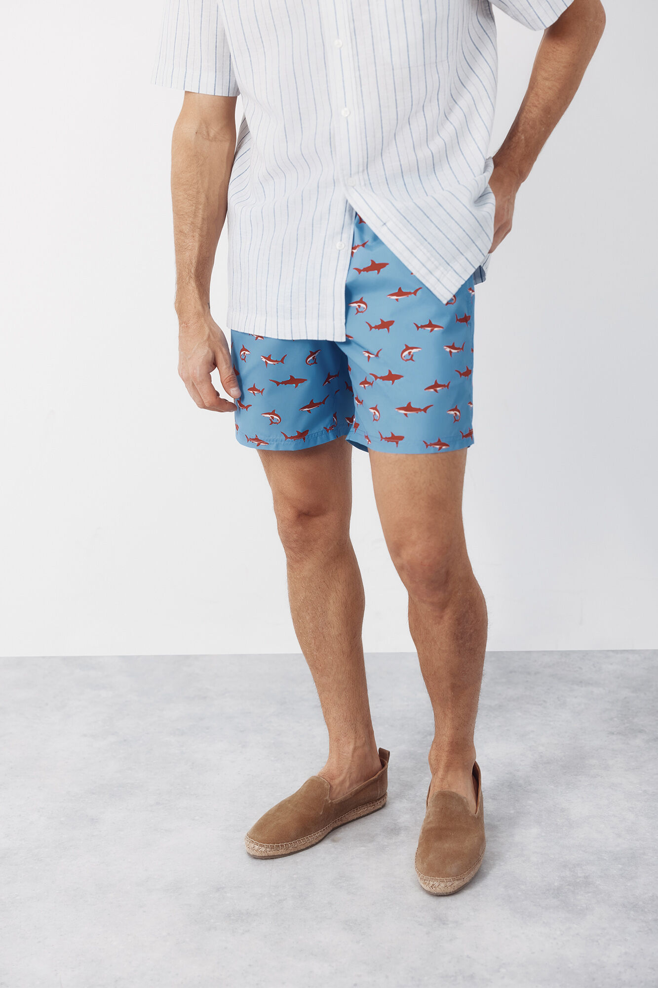 Cortefiel Ba&ntilde;ador estampado tiburones grandes