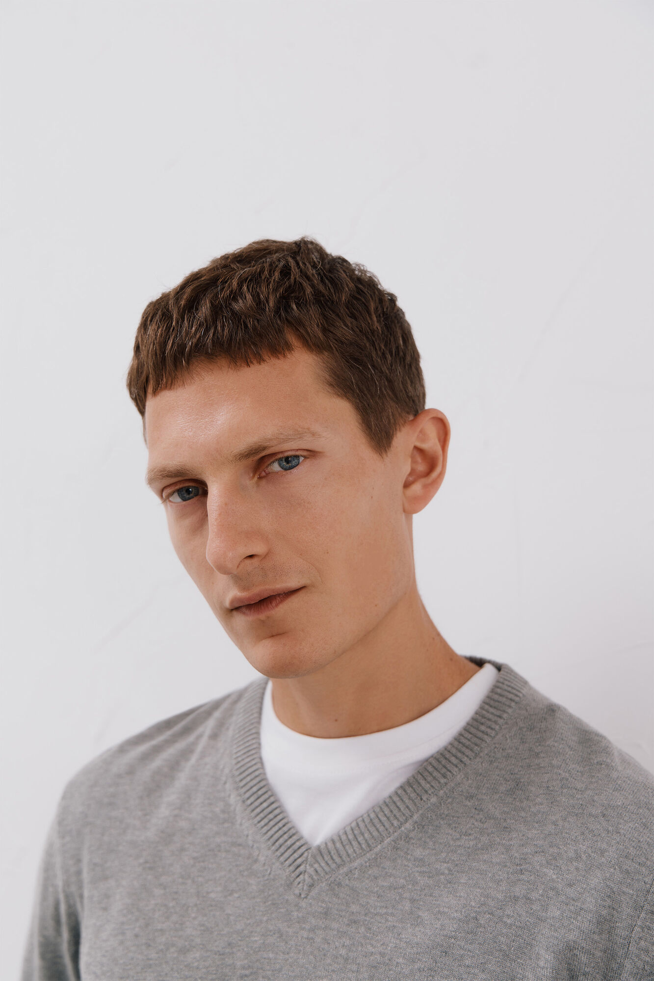 Cortefiel Fine jersey-knit cotton v neck jersey Grey