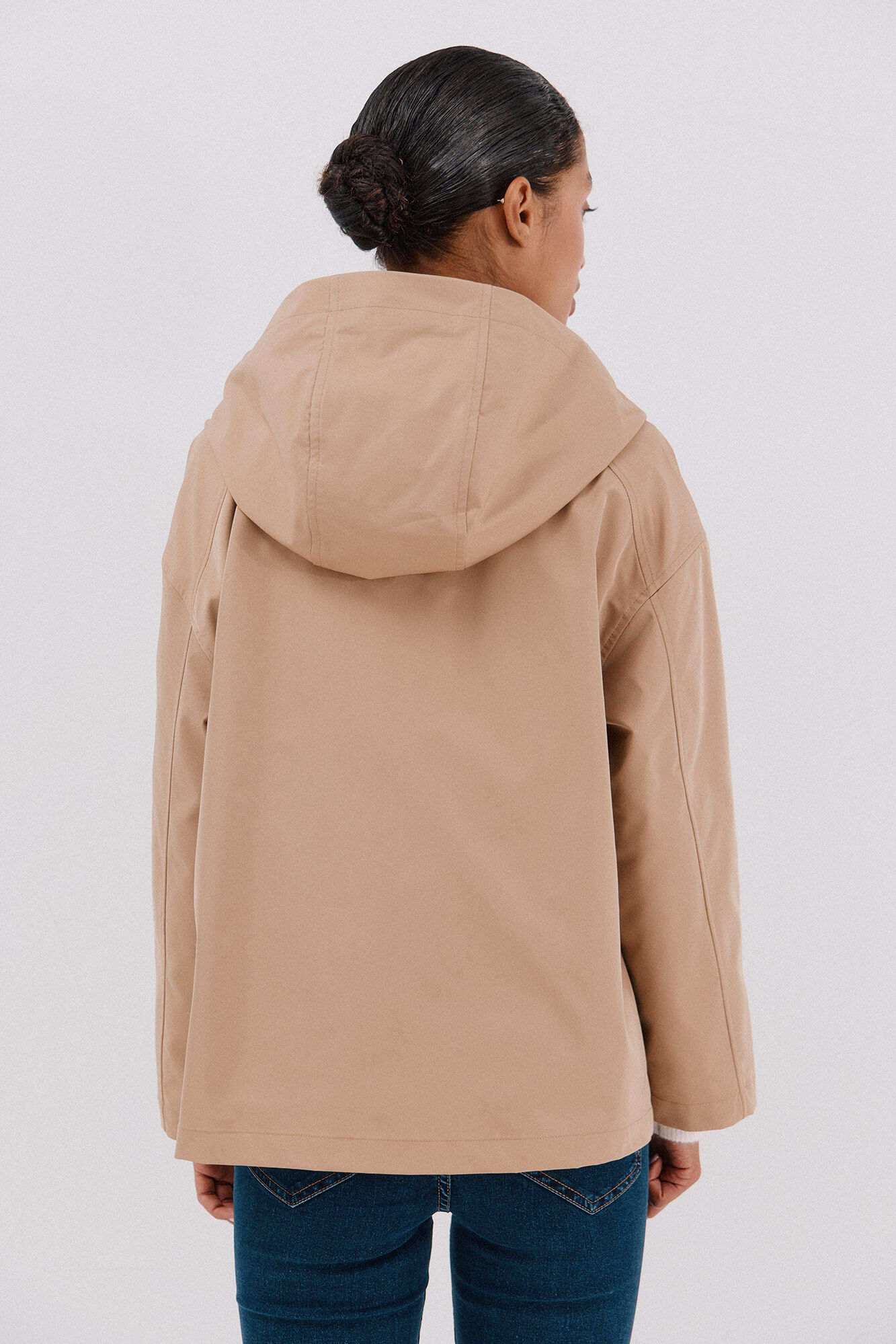 Cortefiel Jaqueta curta com bot&otilde;es de press&atilde;o Tostado