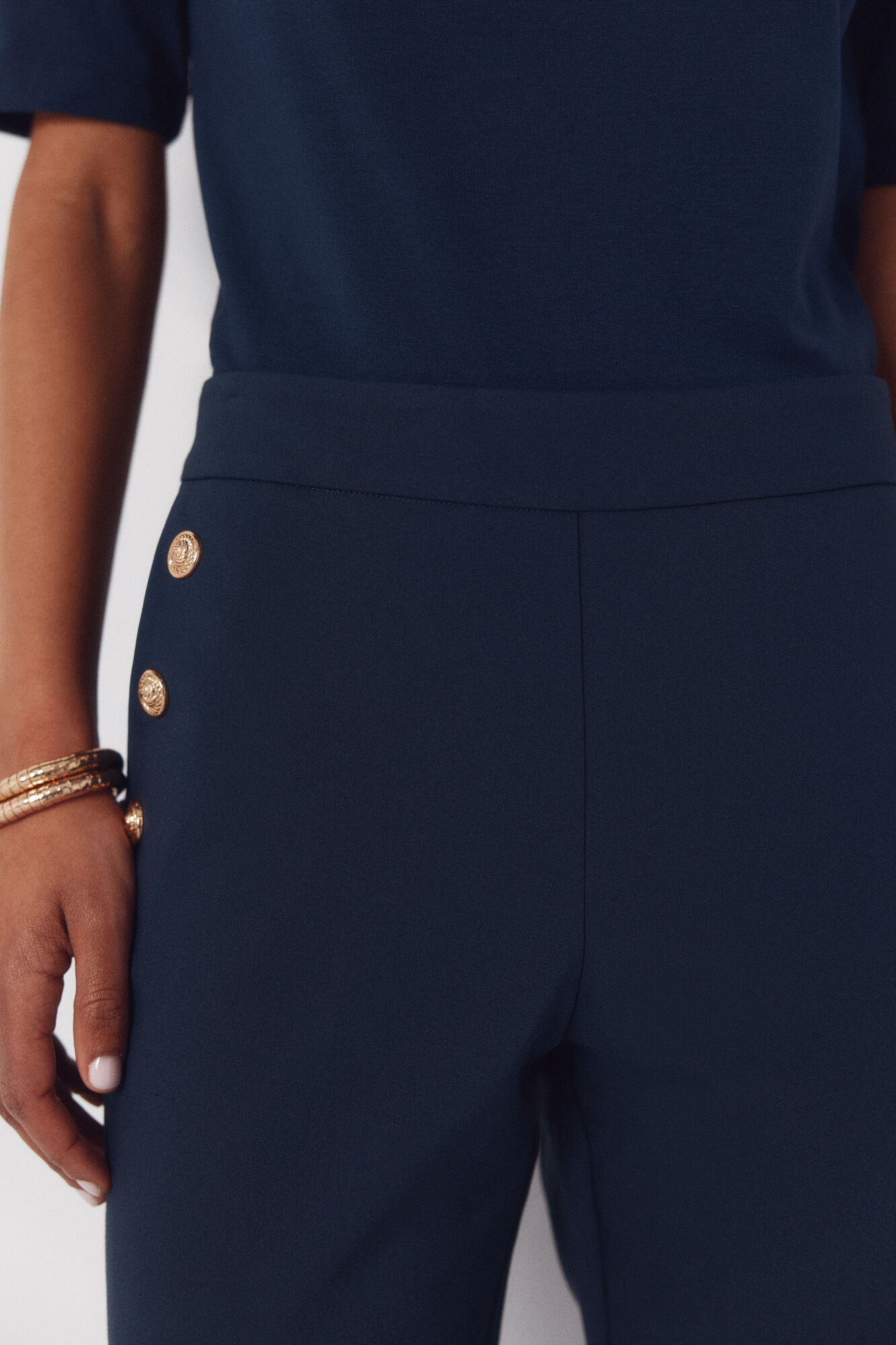 Cortefiel Cal&ccedil;as bot&otilde;es dourados Azul