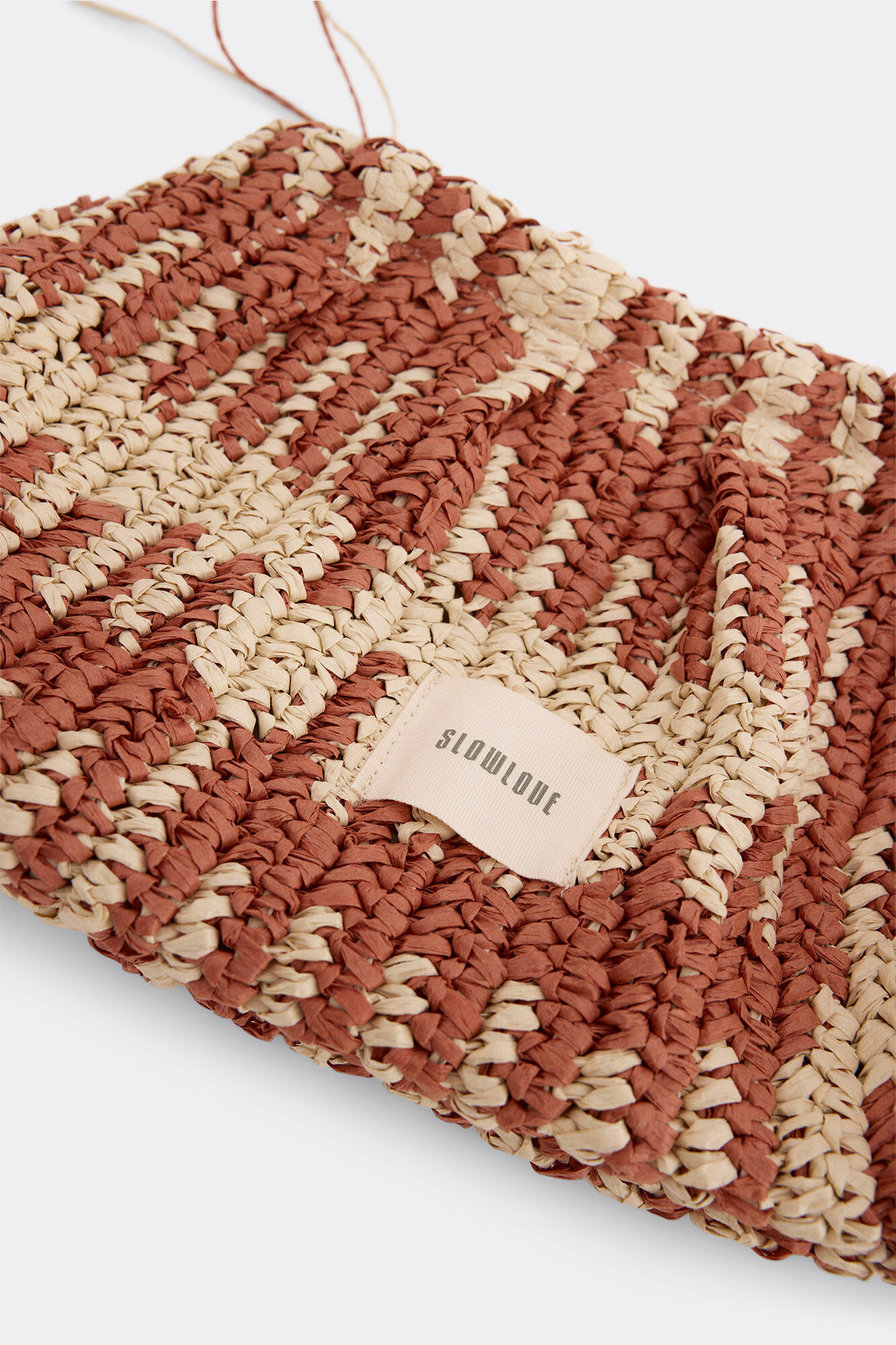 Slowlove Bolso pouch rafia Estampado marr&oacute;n