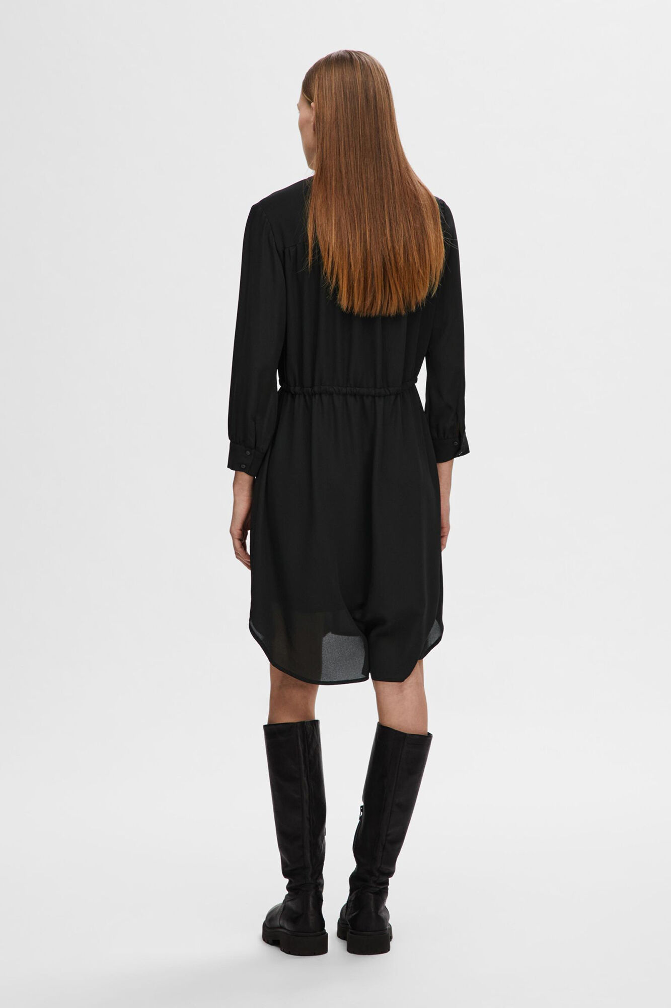 Selected Vestido camisero de manga larga confeccionado con materiales reciclados. Preto