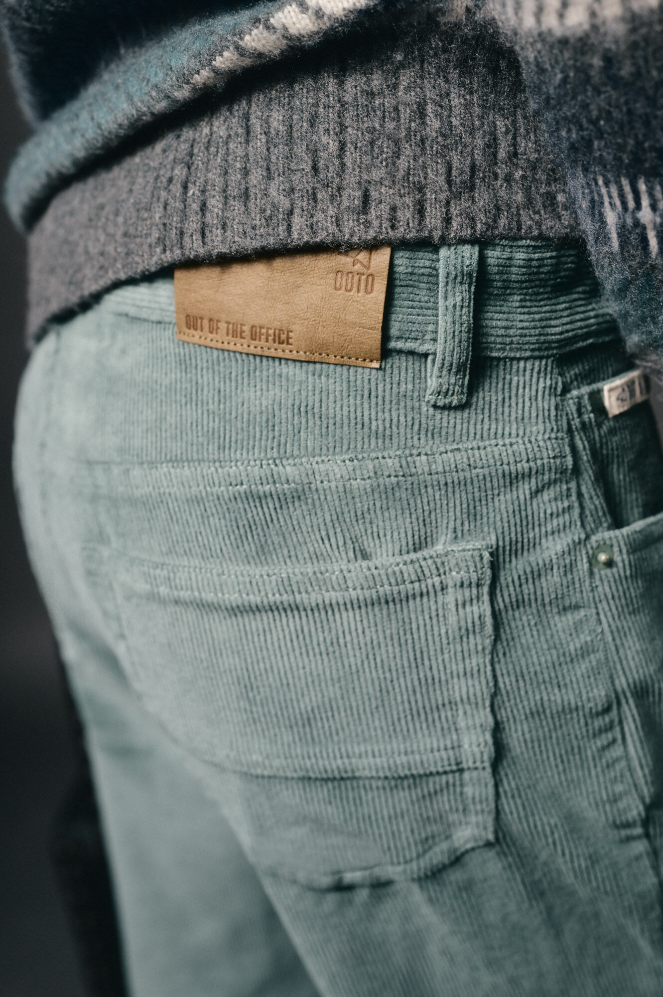 OOTO Pantal&oacute;n 5 bolsillos slim fit pana Azul