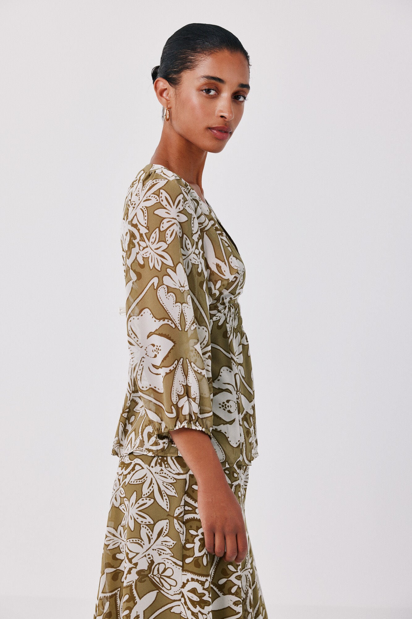 Cortefiel Printed fluid blouse Printed green