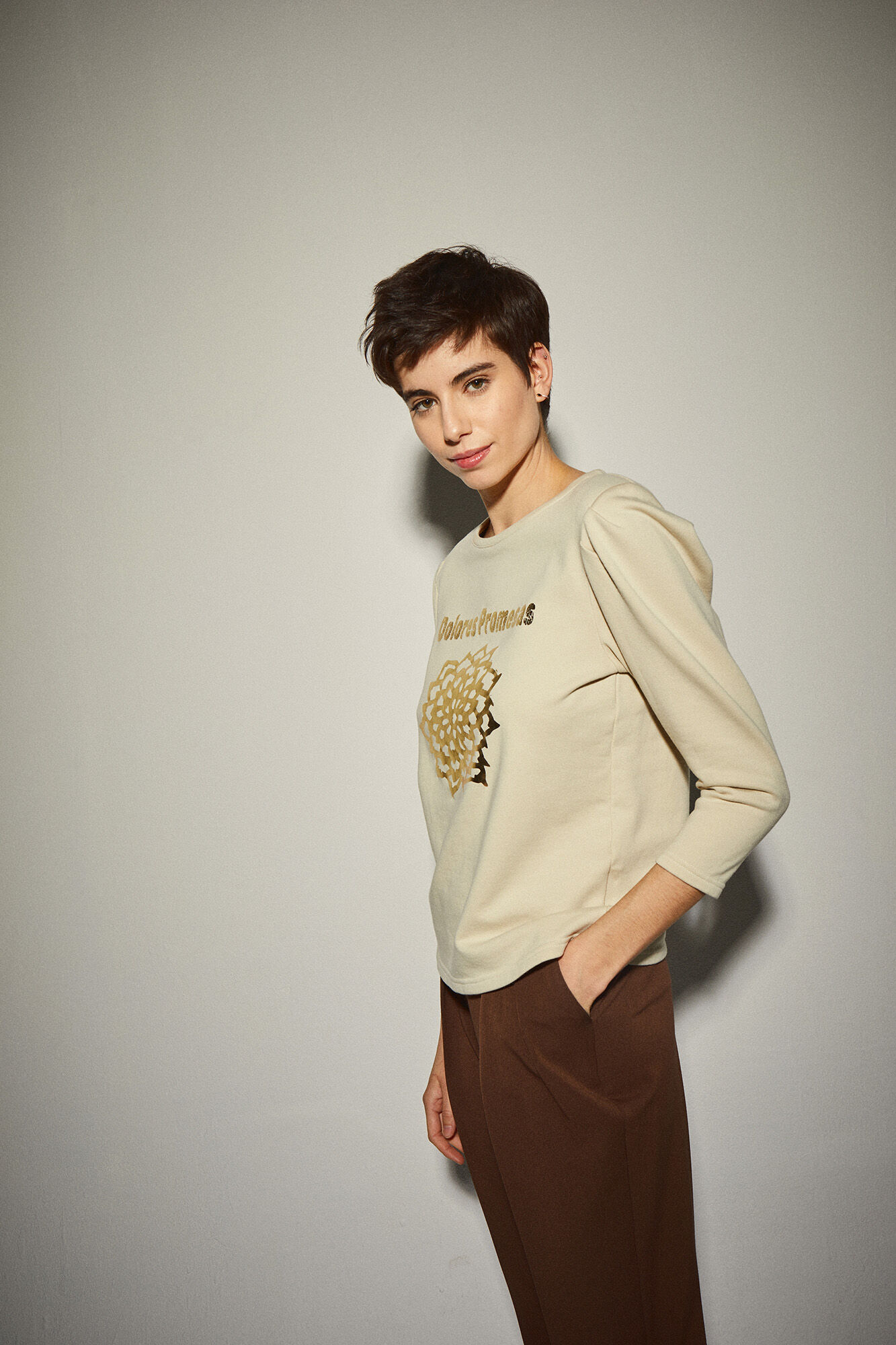 Dolores Promesas Ecru and Gold sweatshirt Beige