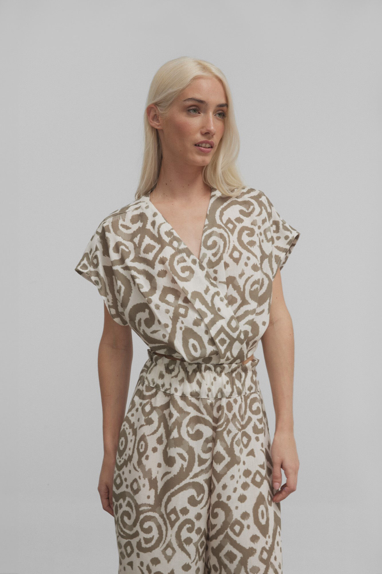 Silbon Crop top com estampado &eacute;tnico Impress&atilde;o