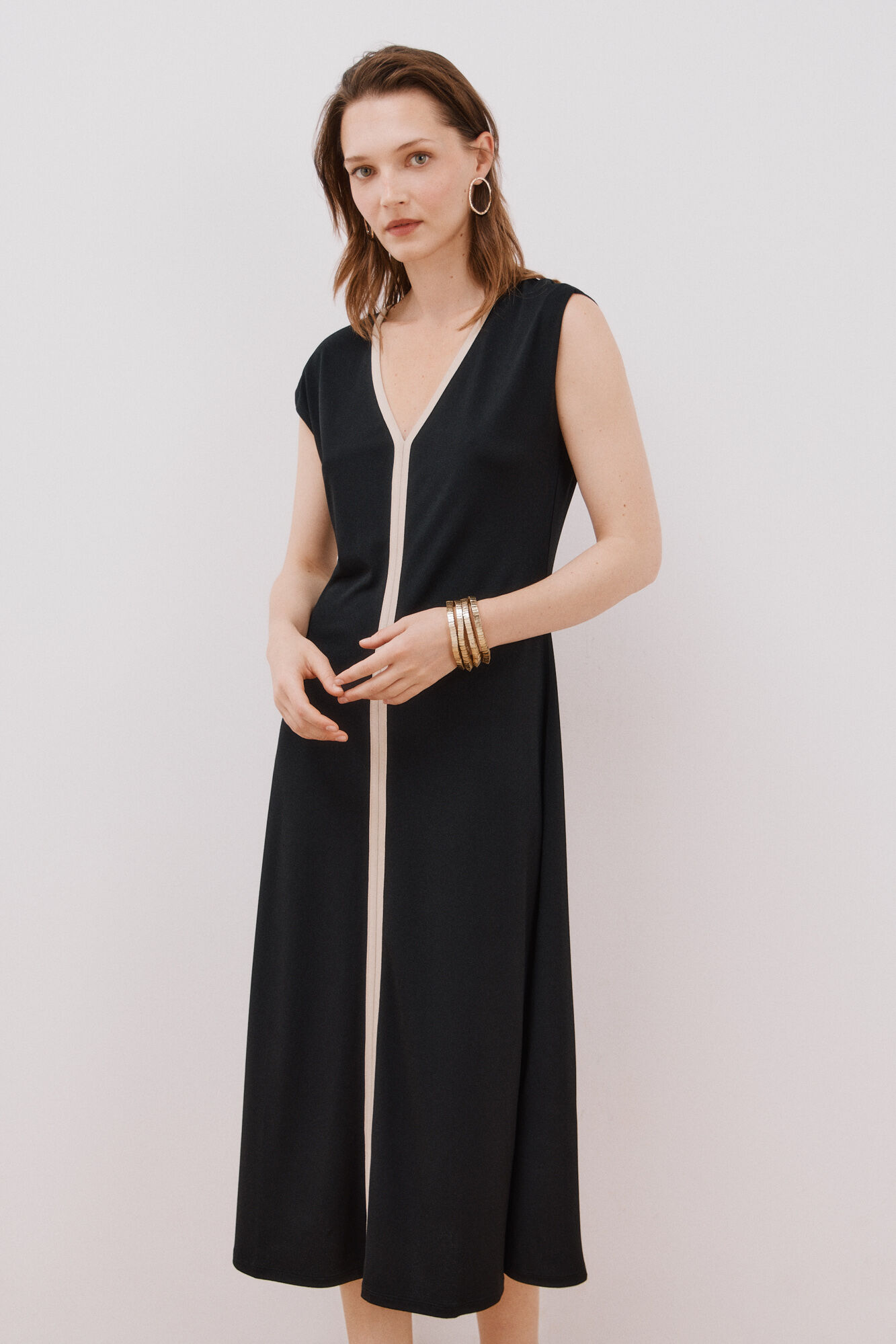 Cortefiel Vestido escote pico contraste Negro