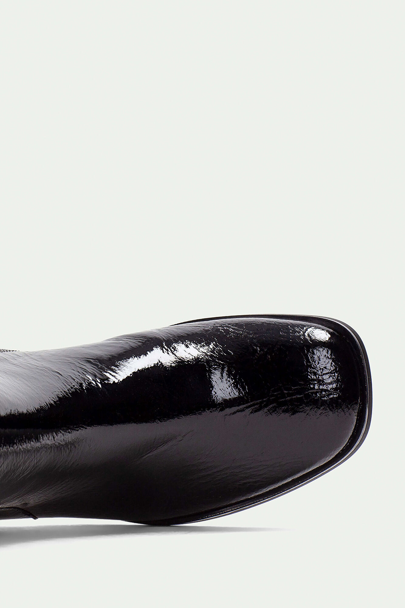 Hispanitas Bot&iacute;n punta cuadrada y cerco MARSELLA Negro