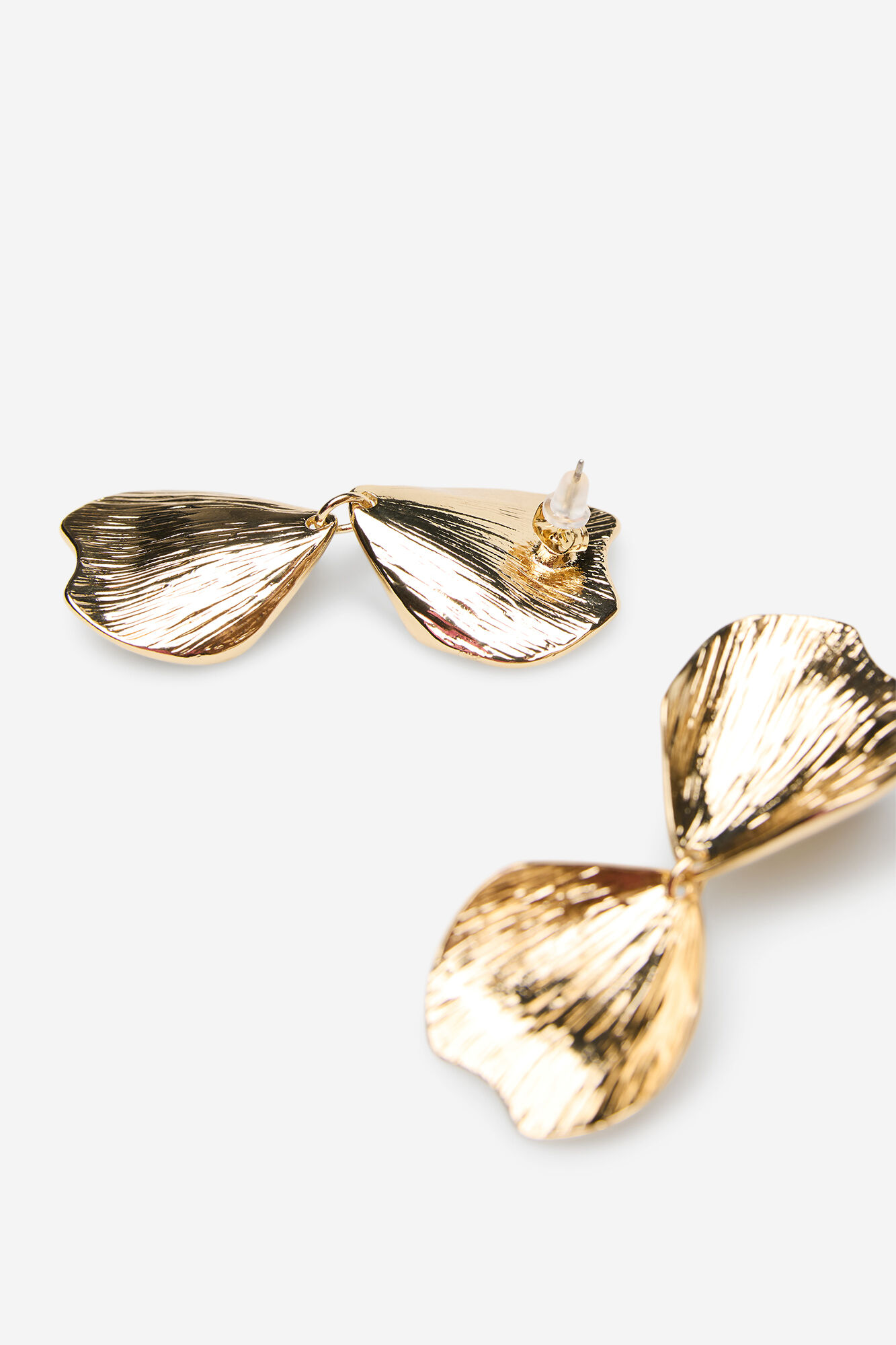 Cortefiel Petal earrings