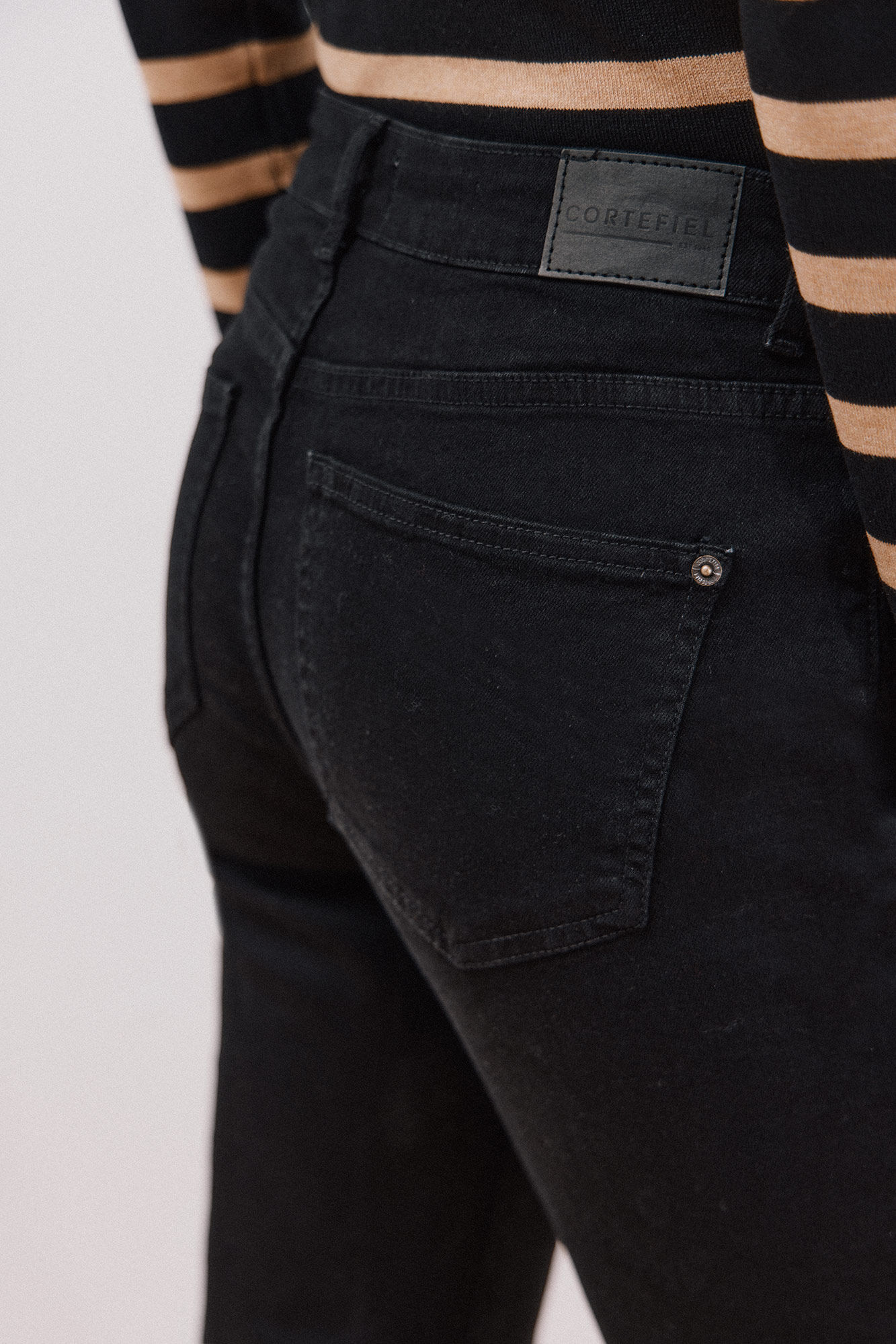 Cortefiel Cal&ccedil;a jeans reta  Preto