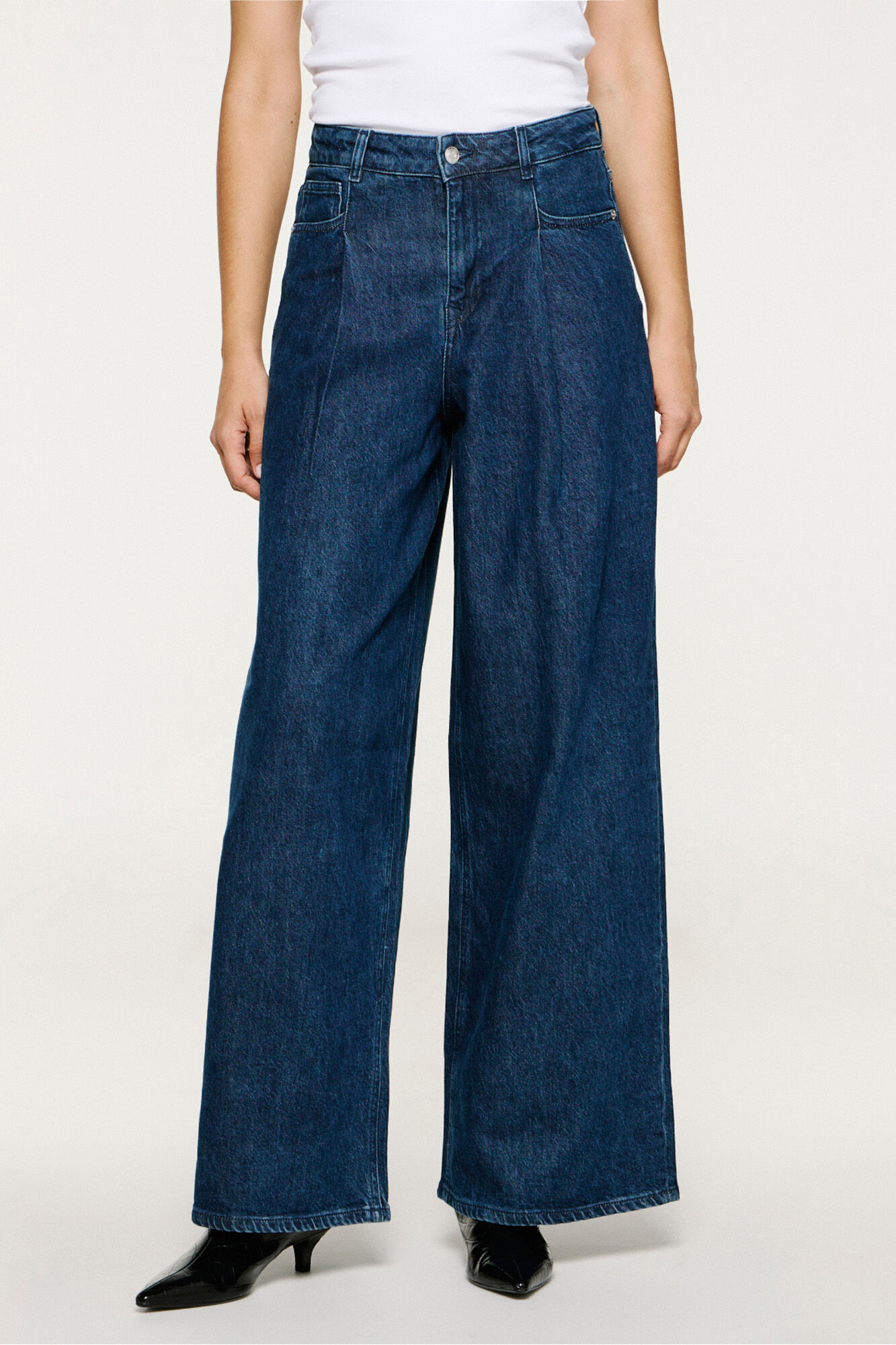 Selected Cal&ccedil;a plissado de algod&atilde;o org&acirc;nico.