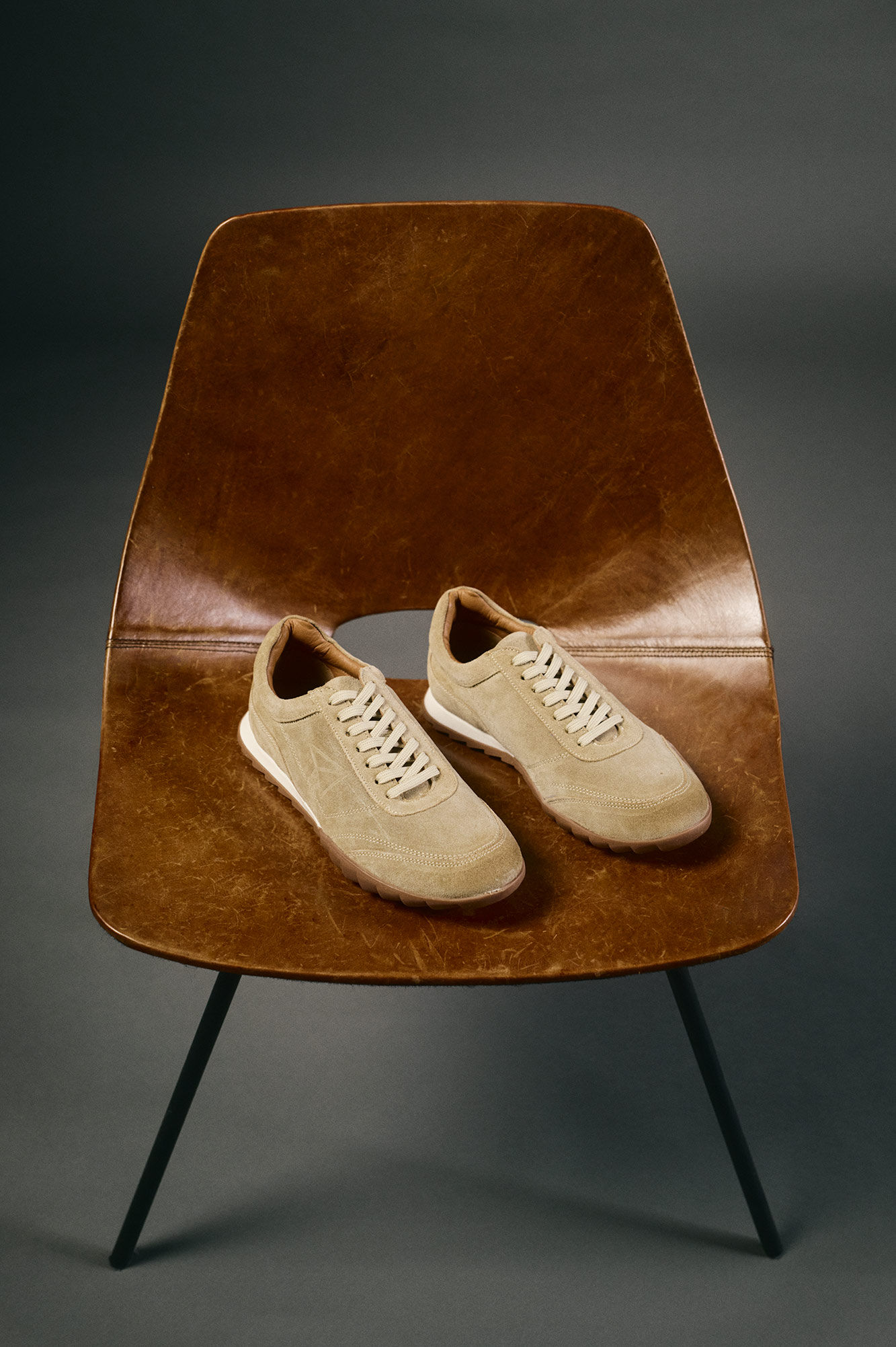 OOTO Zapatilla piel serraje Camel