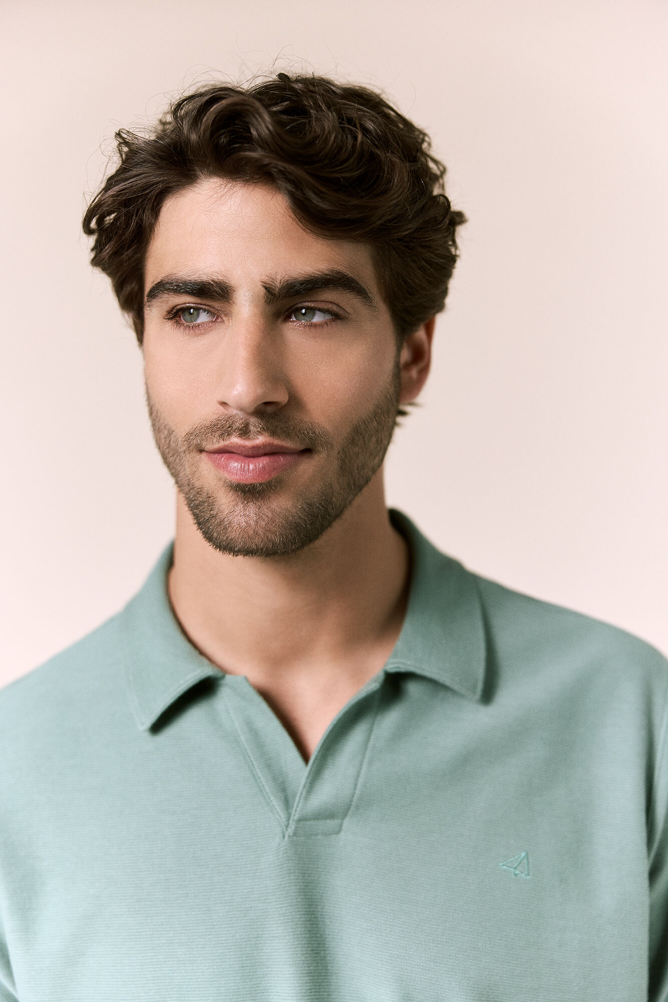 OOTO Polo piqu&eacute; cuello en V Verde