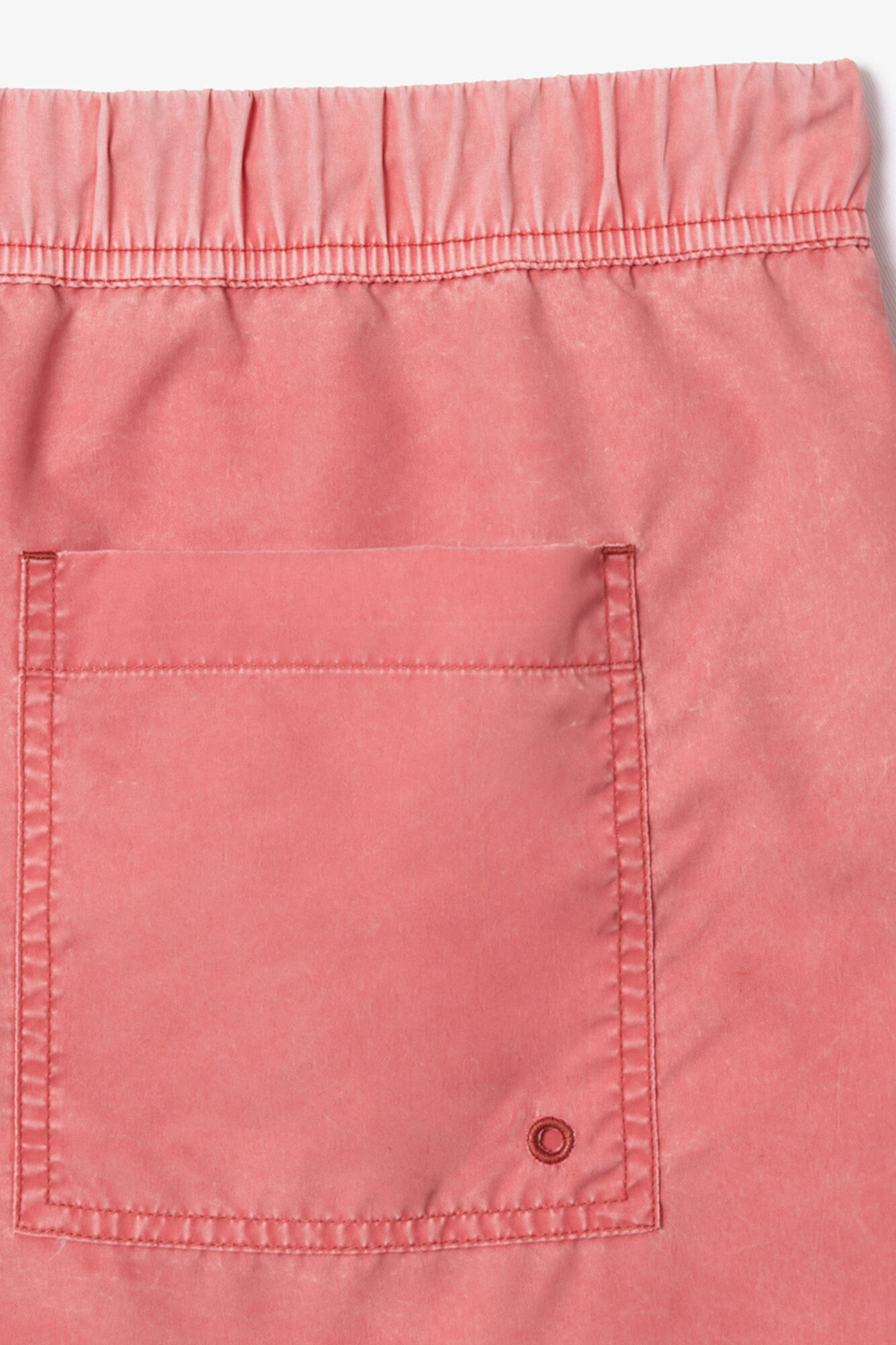 Lacoste Ba&ntilde;ador corto con efecto lavado