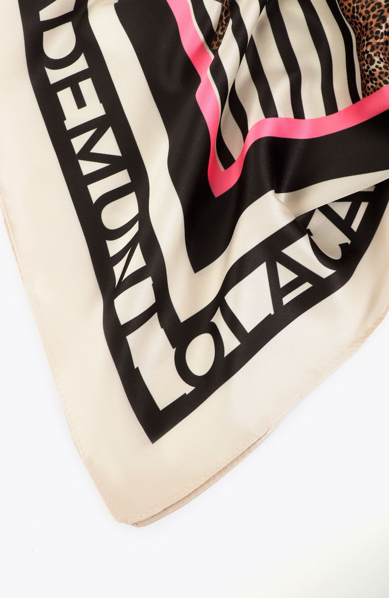 Lola Casademunt Len&ccedil;o de cetim Impress&atilde;o