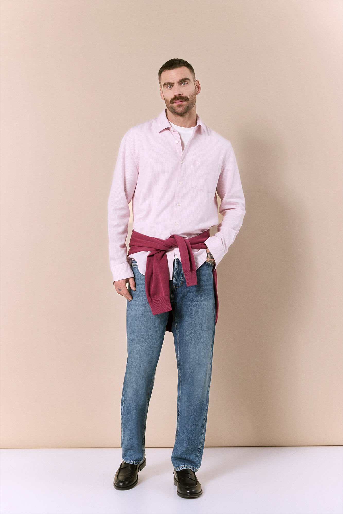 OOTO Camisa em algod&atilde;o e linho &agrave;s riscas