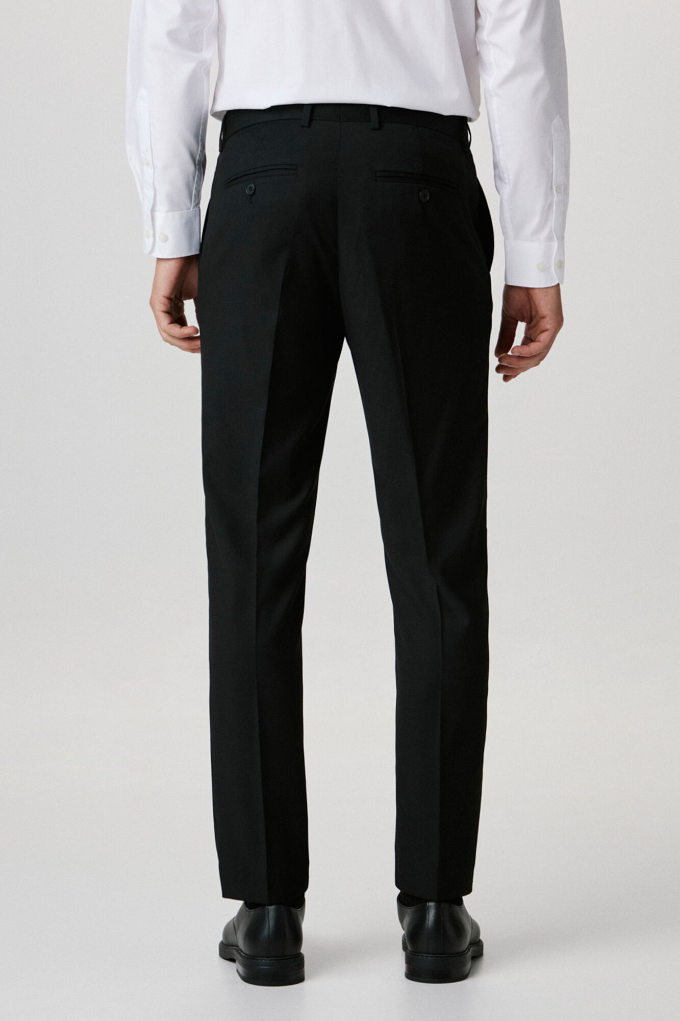 Selected Cal&ccedil;as de fato Slim Fit confecionadas com materiais reciclados.  Preto