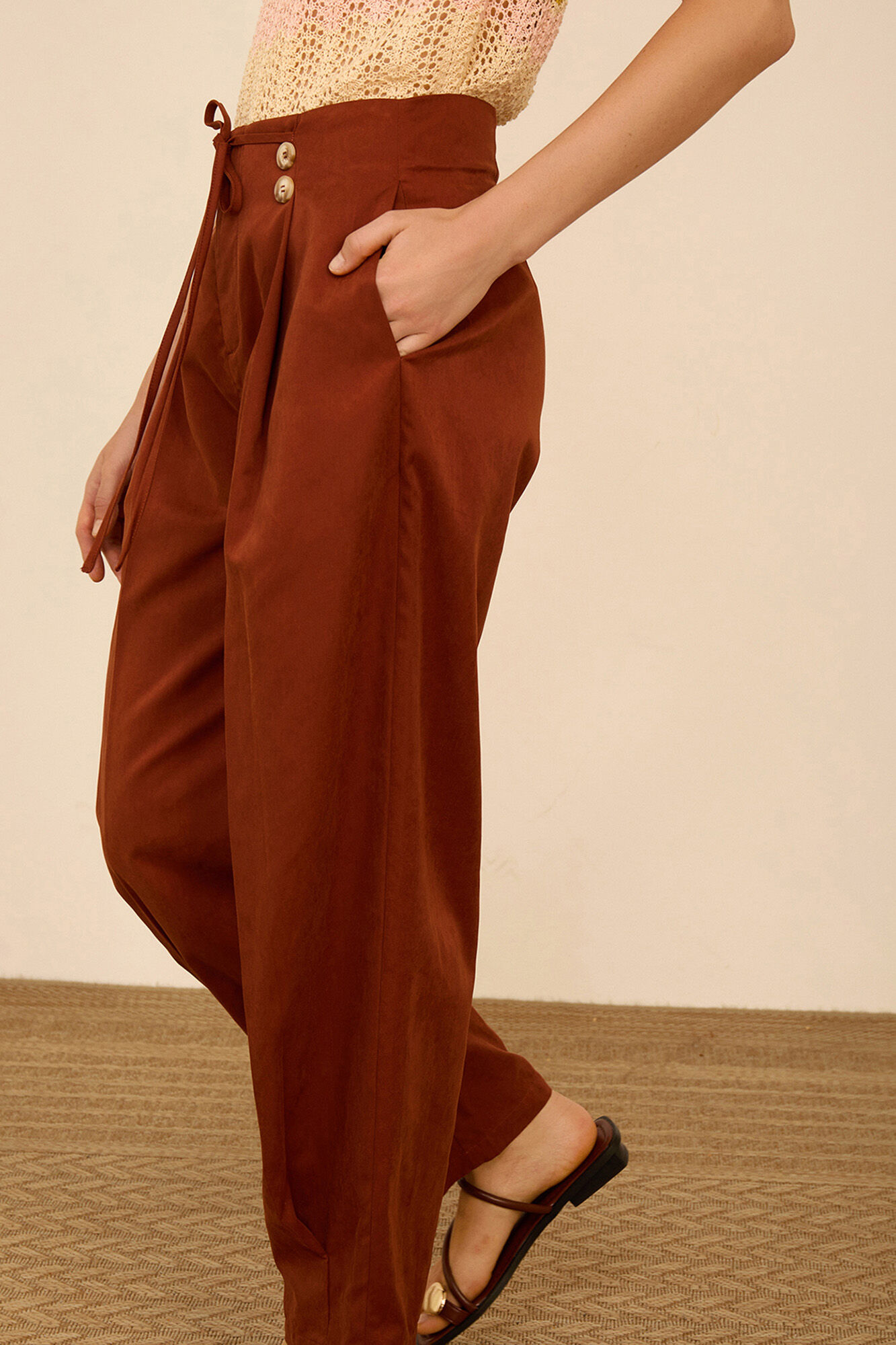 Meisie Cropped trousers with pleats Brown