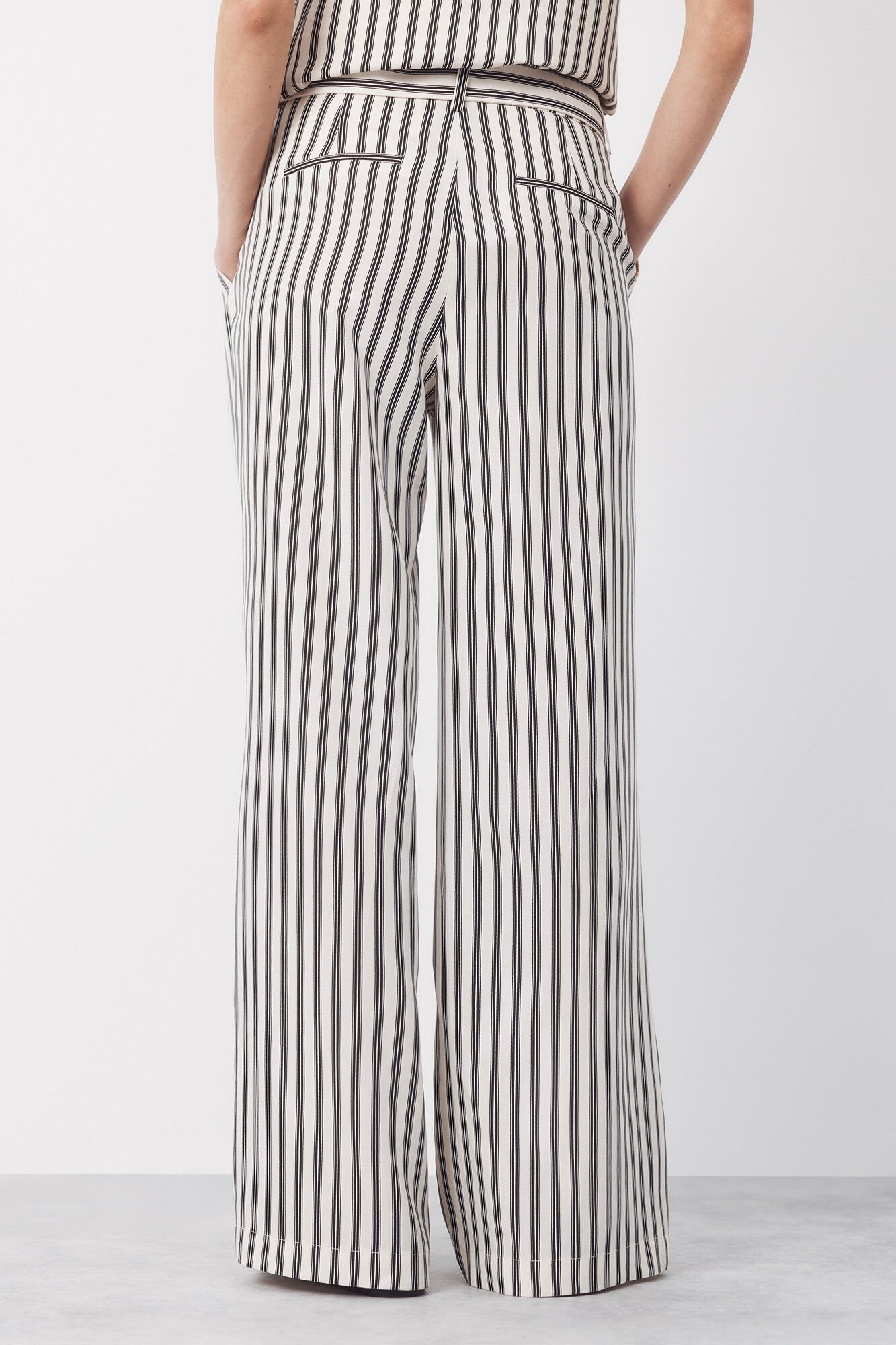 Cortefiel Striped trousers with belt Printed white