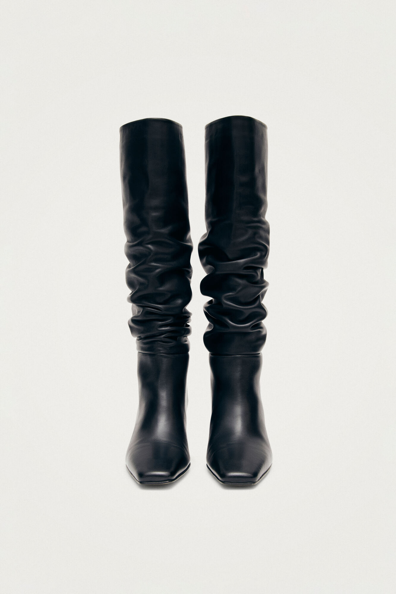 Alohas Kalila leather boots Black