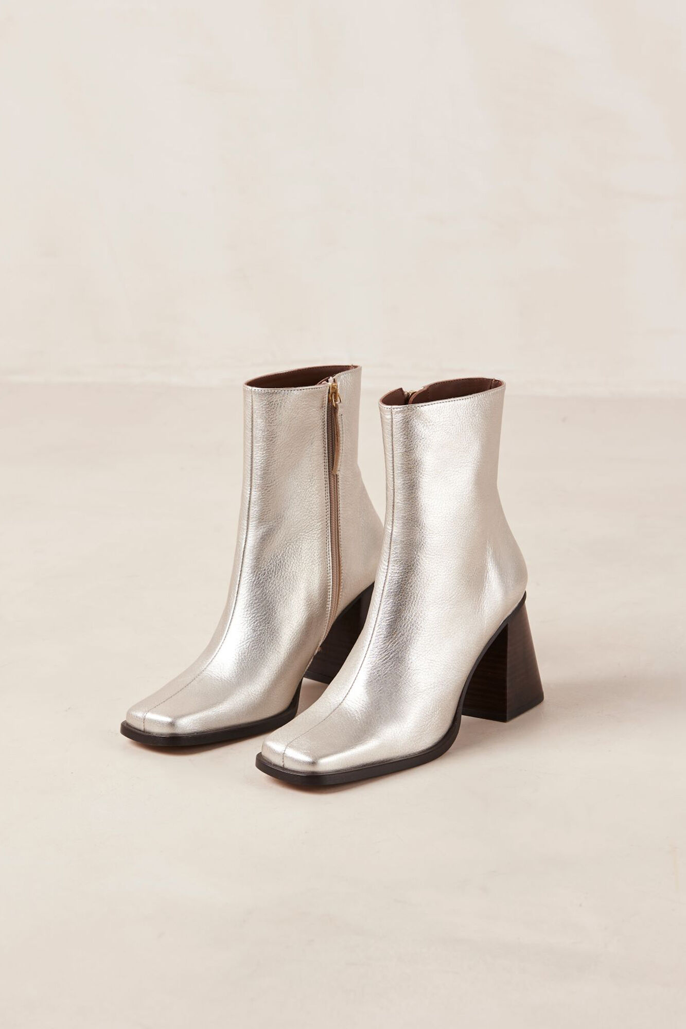 Alohas Botins de couro prateado South Shimmer Cinzento