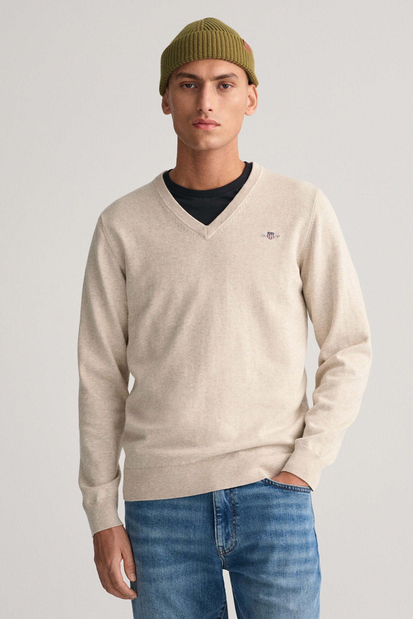 Gant Jersey cl&aacute;sico de algod&oacute;n con cuello de pico Beige