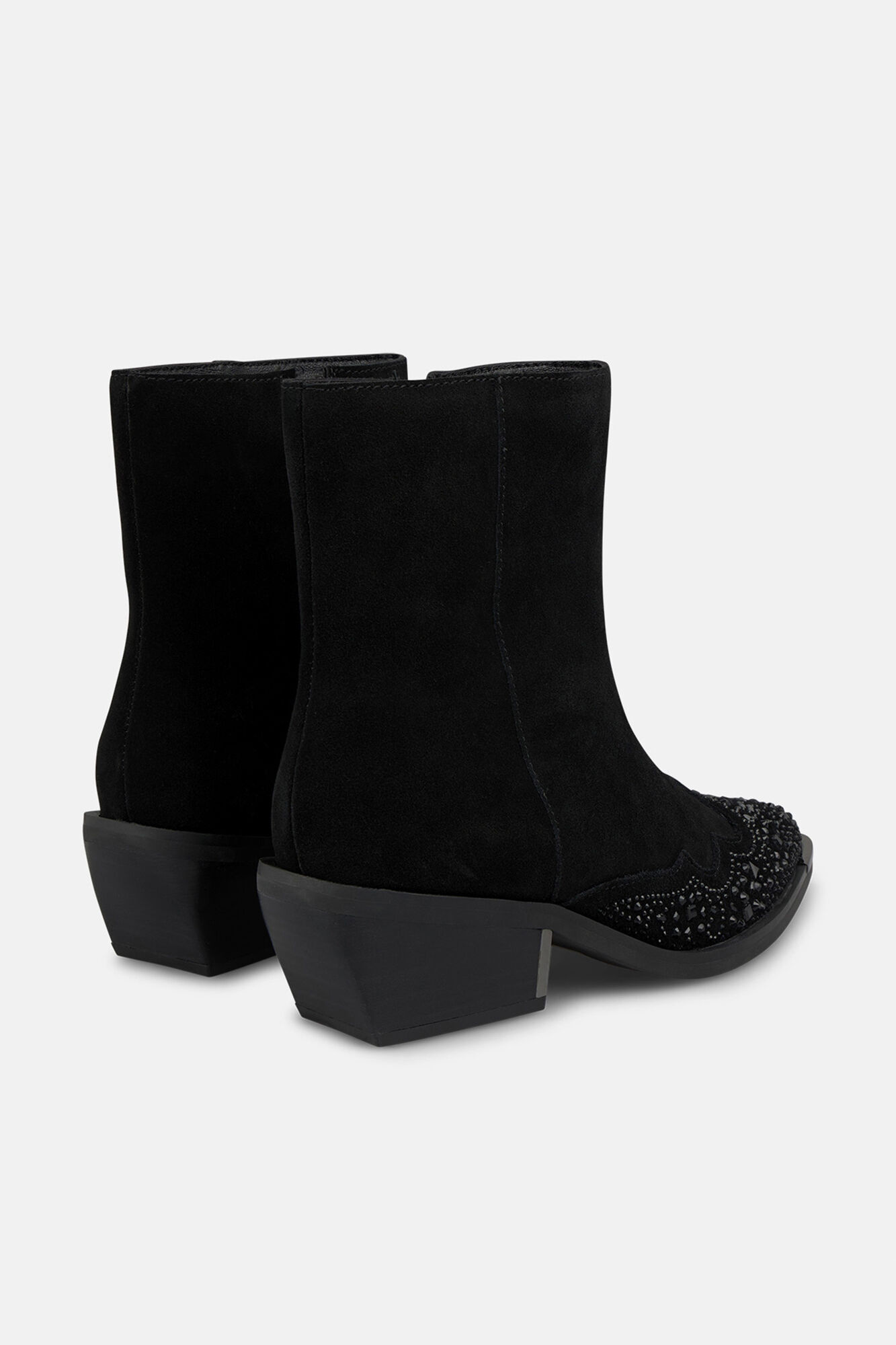 Alma en Pena Bot&iacute;n tac&oacute;n bajo detalle pedreria Negro