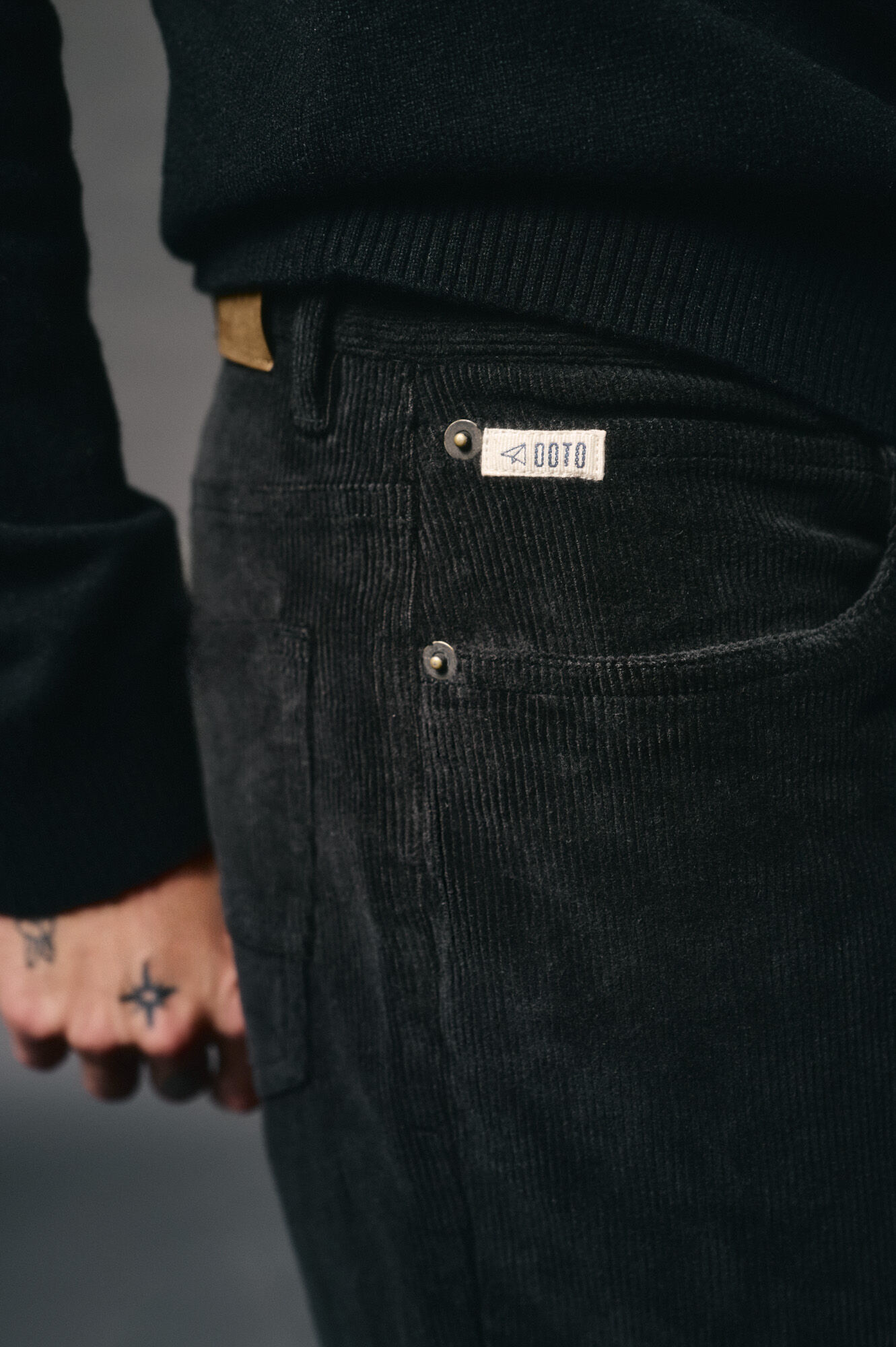 OOTO Cal&ccedil;a de pana 5 bolsos slim fit Preto