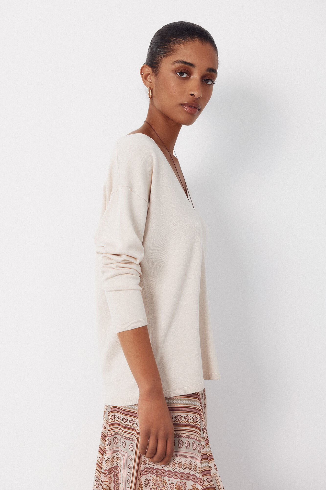 Cortefiel Jersey escote pico Marfil