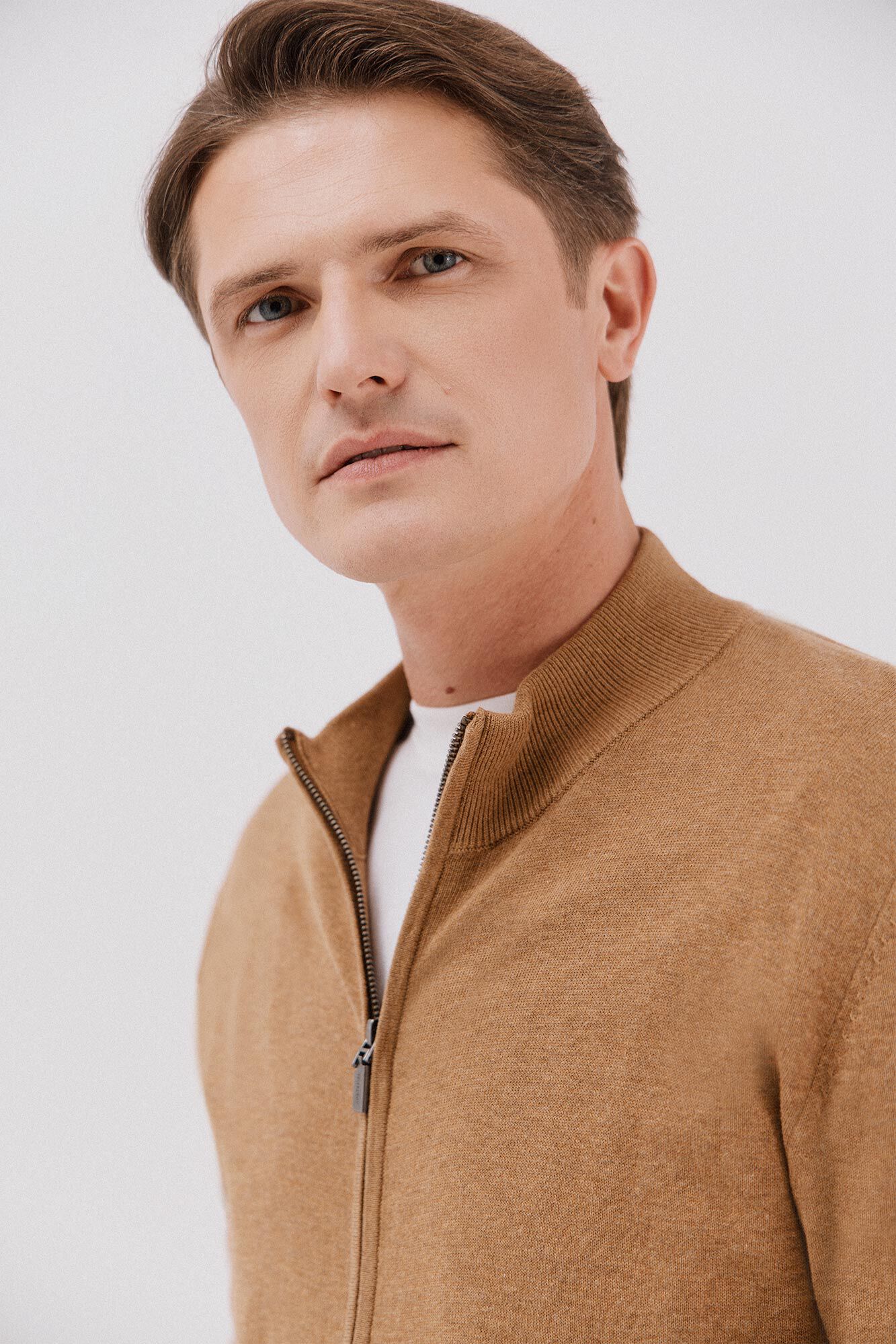 Cortefiel Fine knit cotton jersey-knit zip fastening  Beige