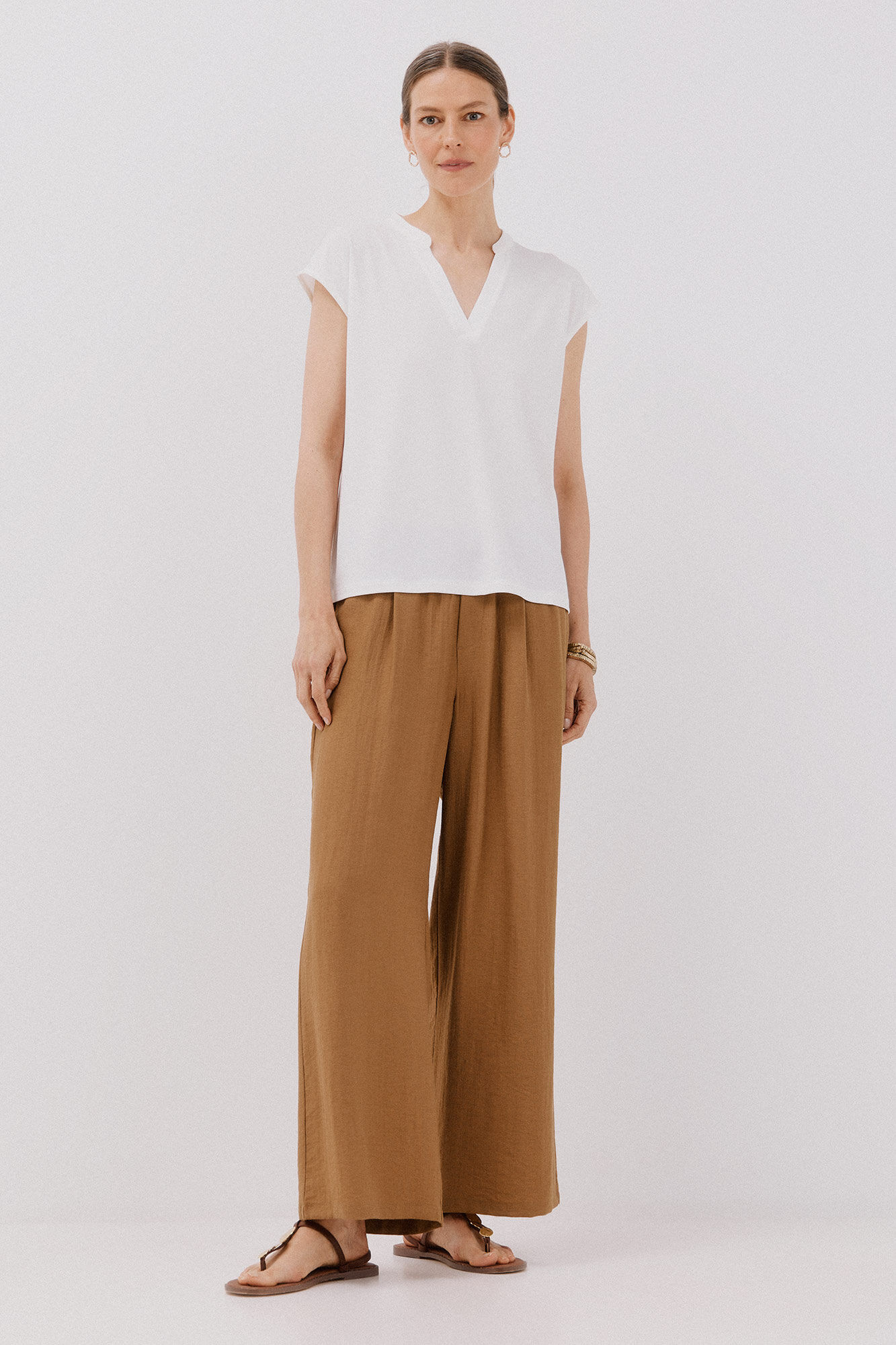 Cortefiel Camiseta b&aacute;sica cuello mao desmentido Blanco