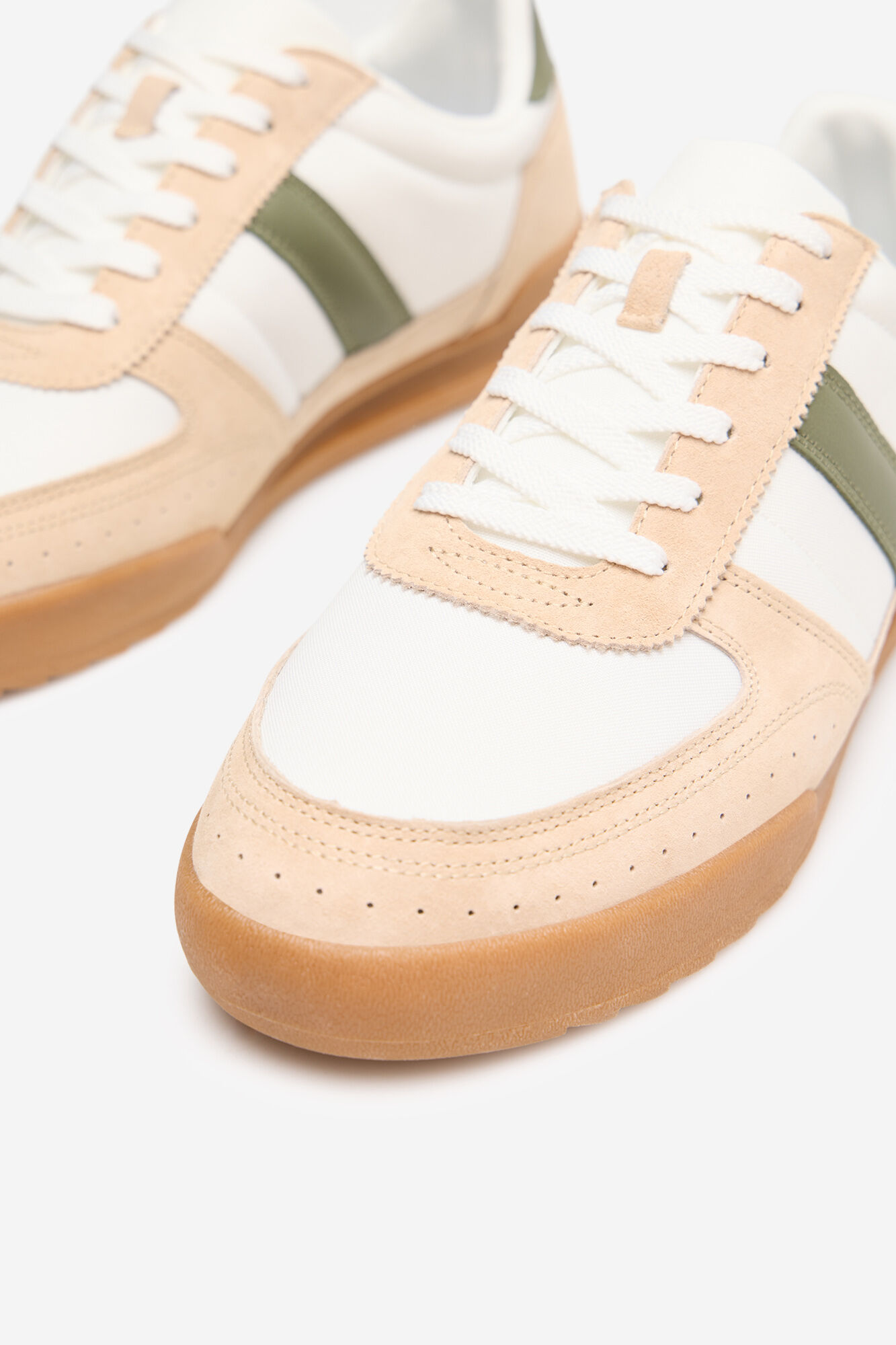Cortefiel Leather and textile sneaker White