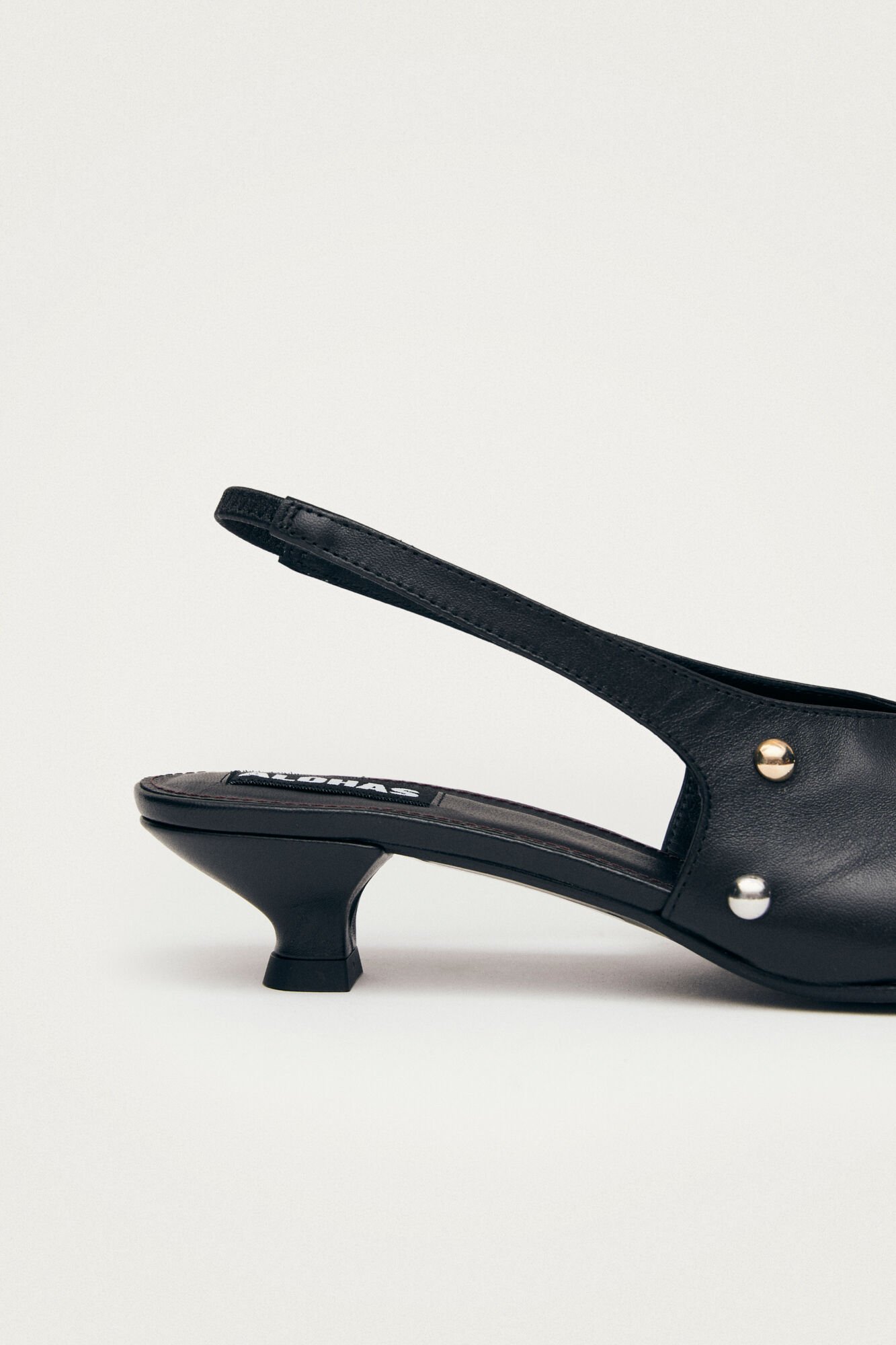 Alohas Sapatos de salto de couro Eros Studs Preto