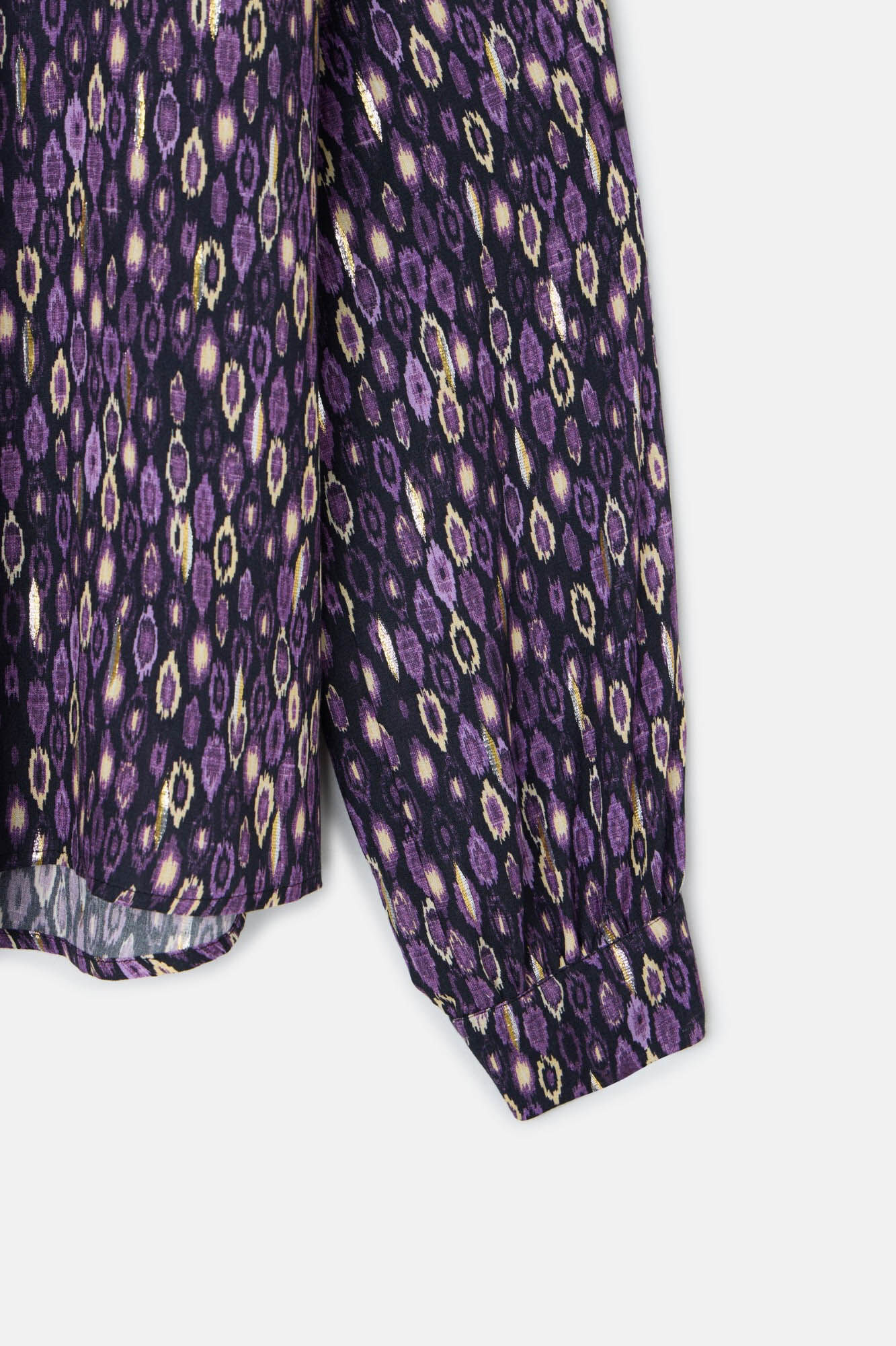 Silbon Camisa com babados e estampado Ikat no ombro Roxo
