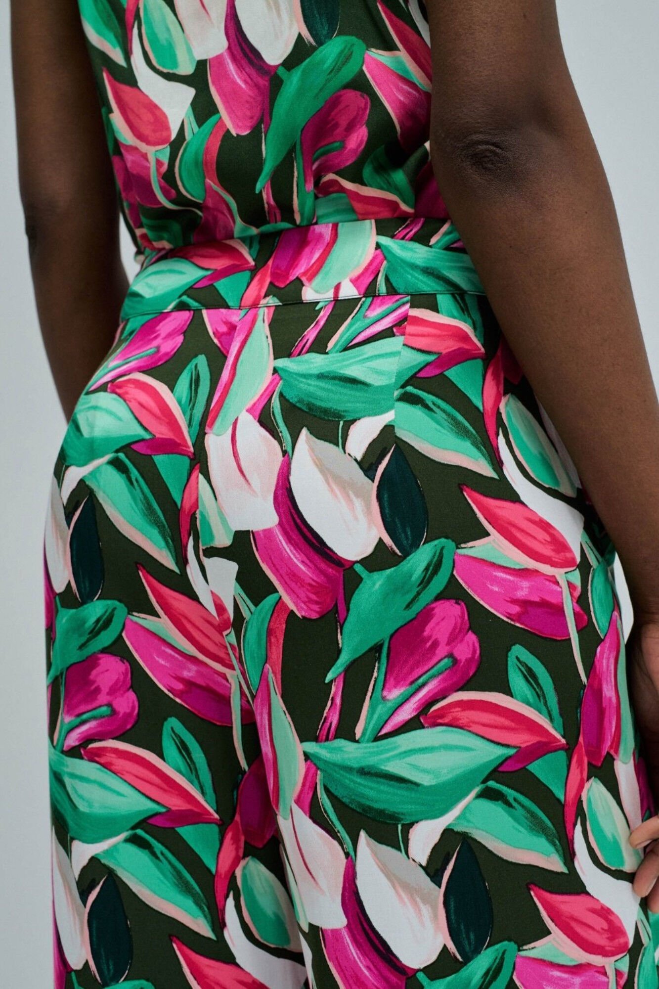 Salsa Jeans Pantal&oacute;n regular con estampado floral