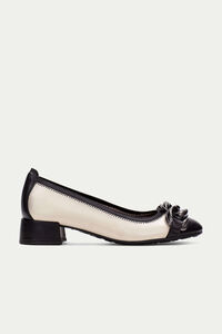 Hispanitas Bailarina bico quadrado com enfeite de corrente OPORTO