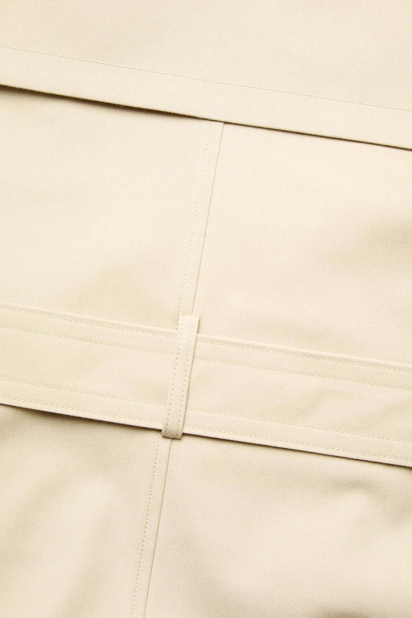 Selected Gabardina cl&aacute;sica con solapas y cintur&oacute;n confeccionada con materiales reciclados Marr&oacute;n