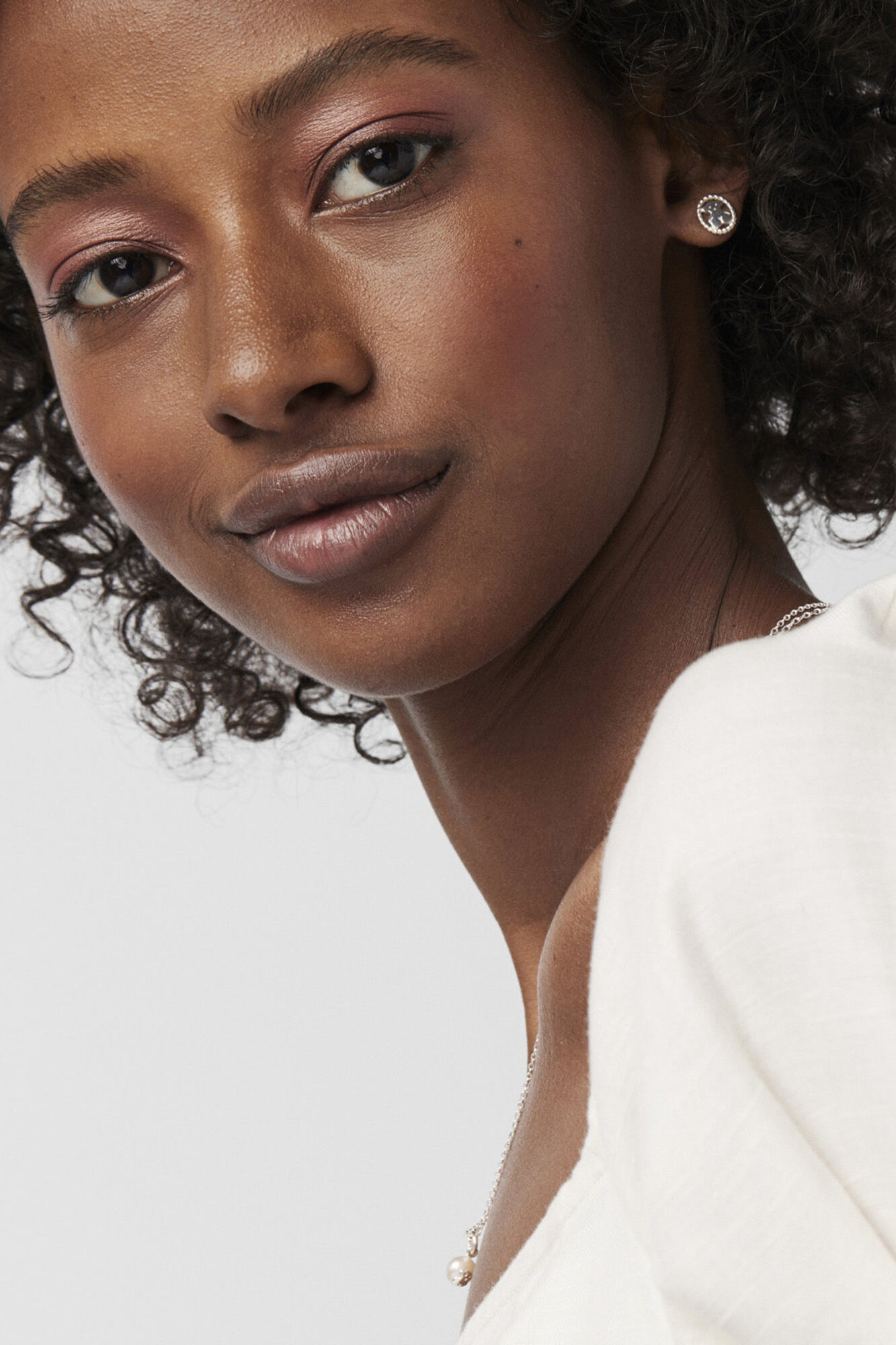 Tous Pendientes de plata Camee Gris