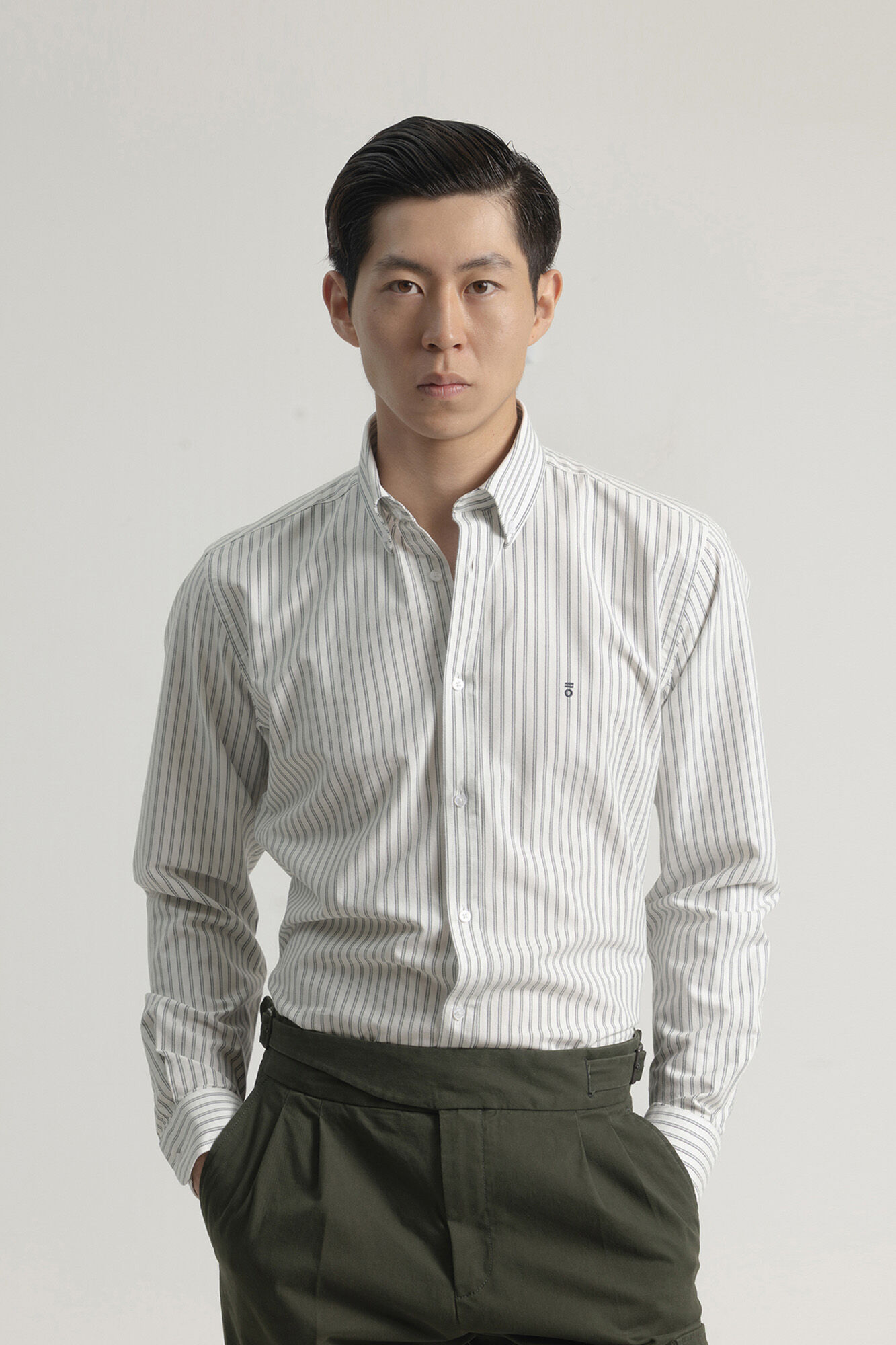 PuroEGO Camisa oxford listrada de algod&atilde;o slim