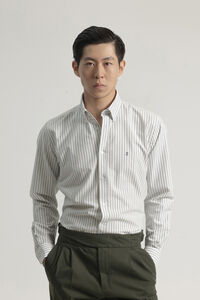 PuroEGO Camisa oxford listrada de algod&atilde;o slim