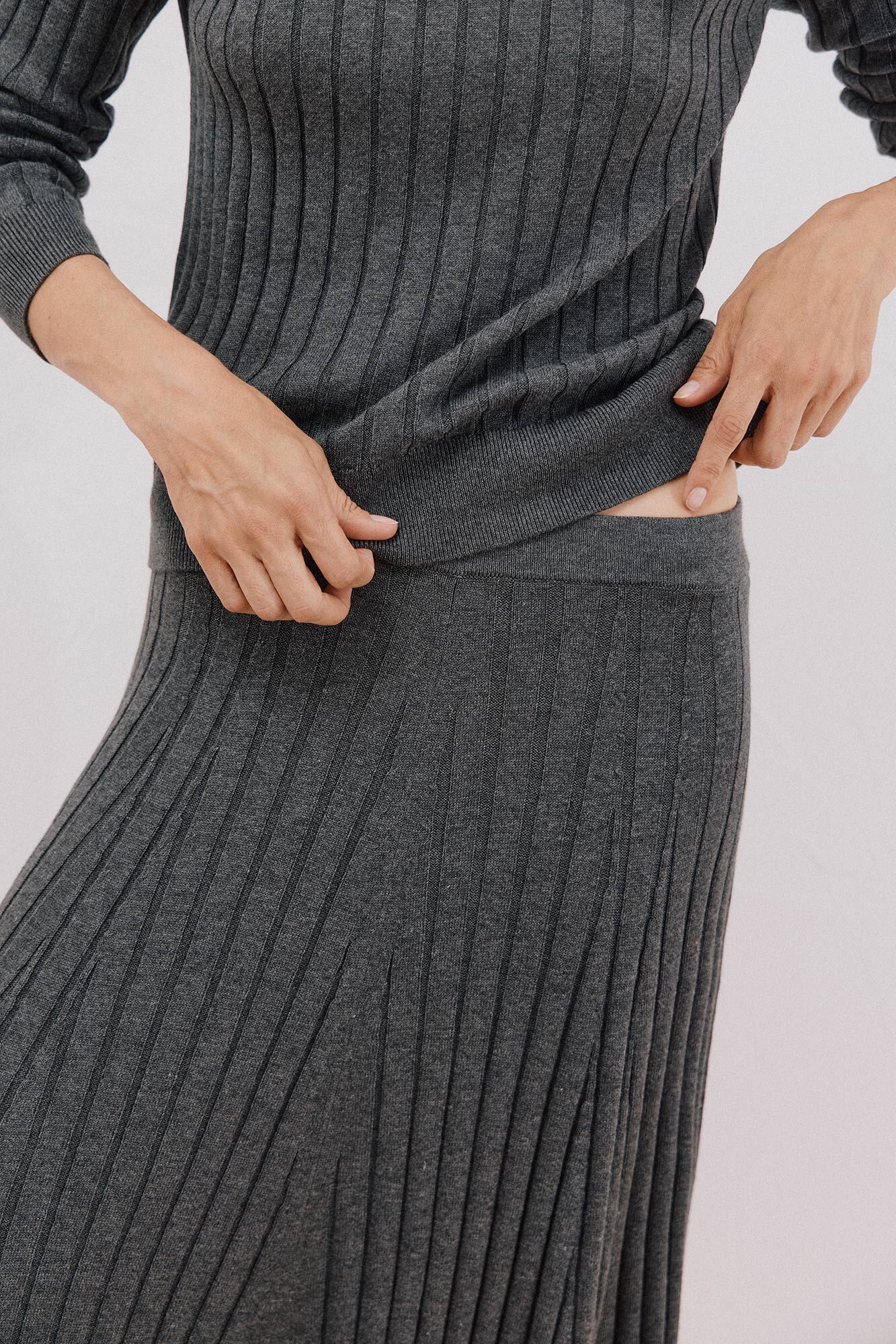 Cortefiel Flared jersey-knit skirt Grey