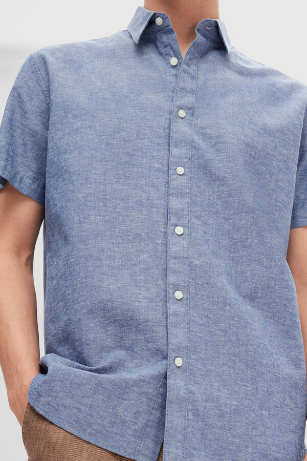 Cortefiel Camisa de manga corta confeccionada con lino. Azul