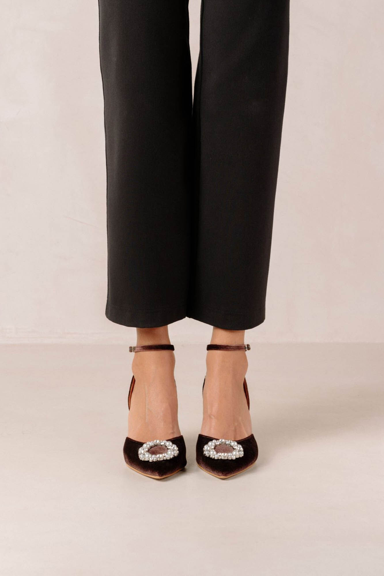 Alohas Cinderella Crystal Velvet Coffee Brown Dark brown