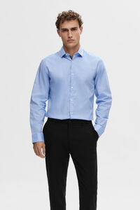 Selected Camisa formal de corte justo em algod&atilde;o org&acirc;nico. 