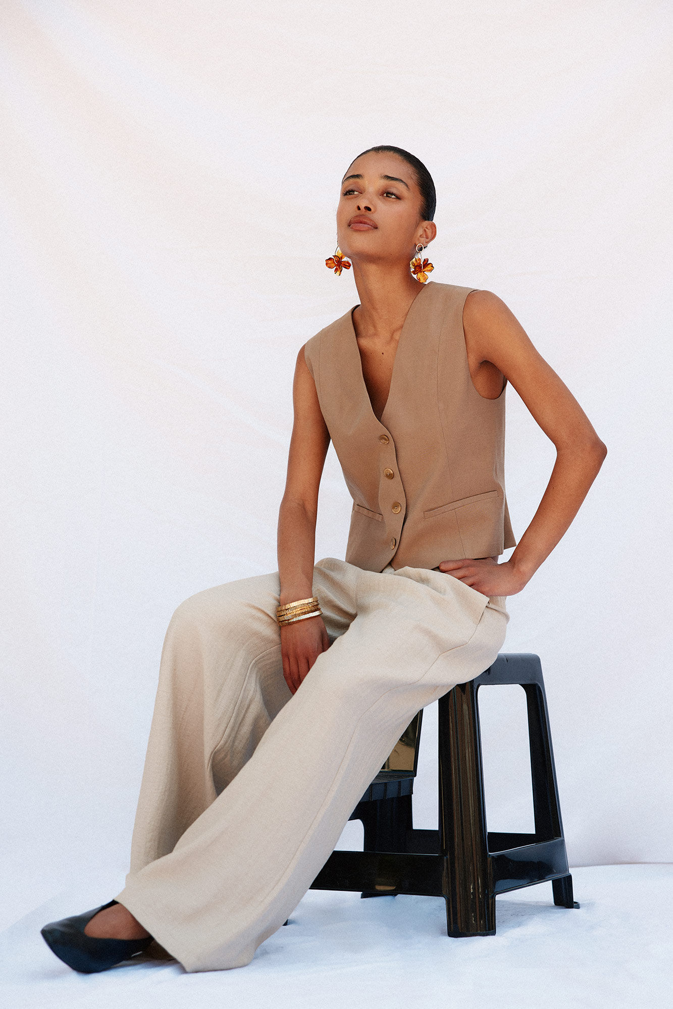 Cortefiel V V neckline