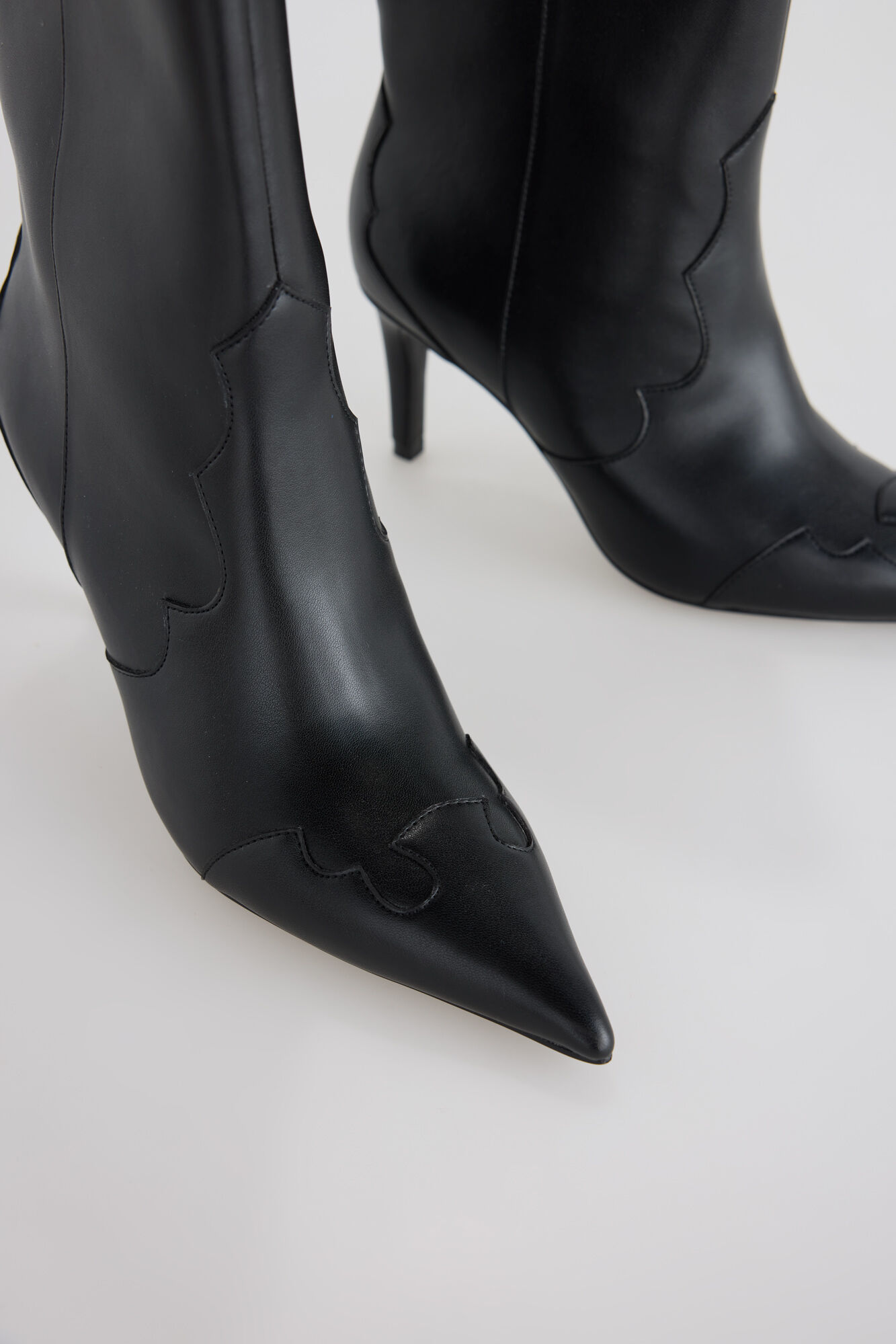 Slowlove Botins de salto fino Preto