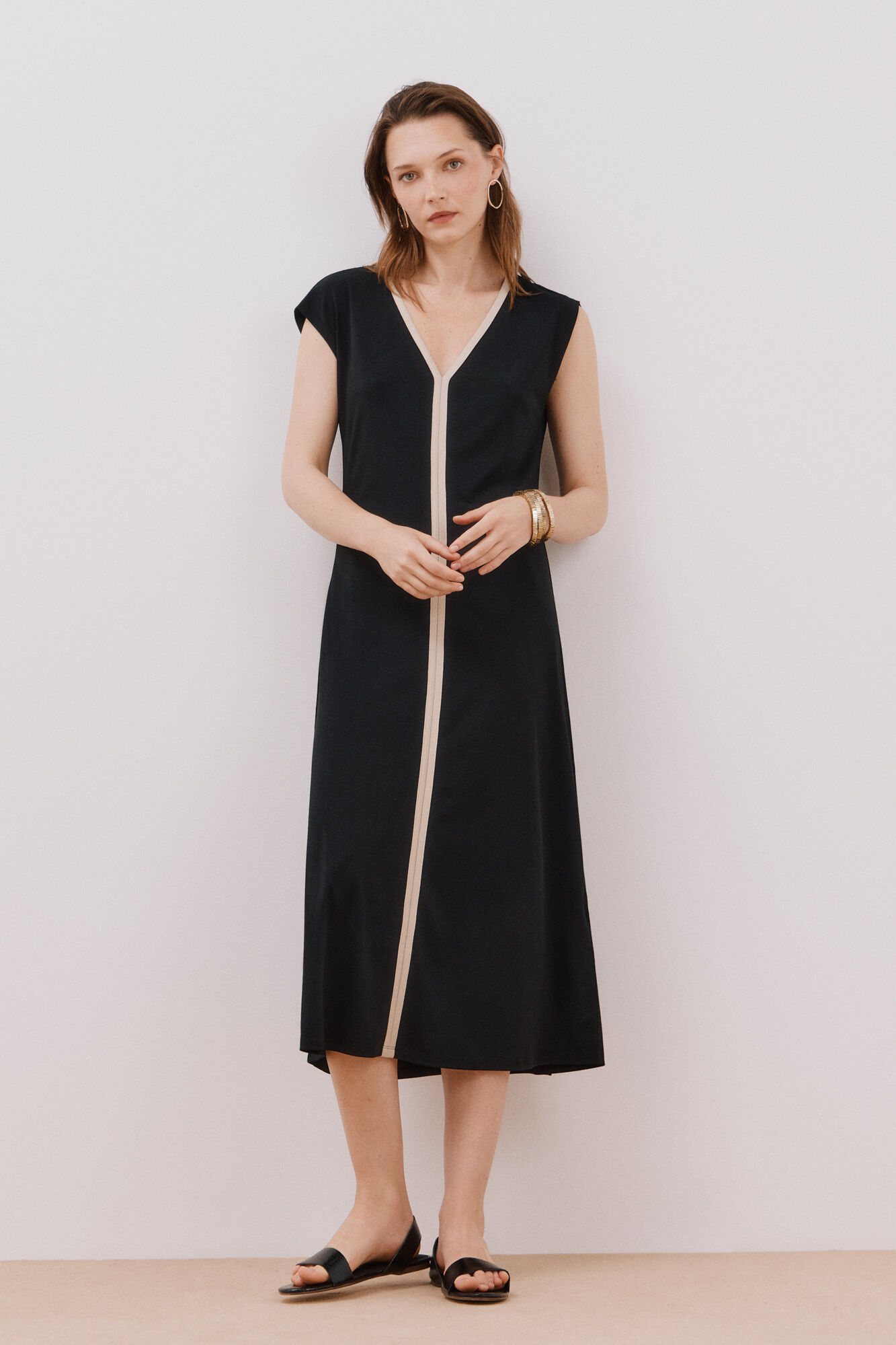 Cortefiel Vestido escote pico contraste Negro